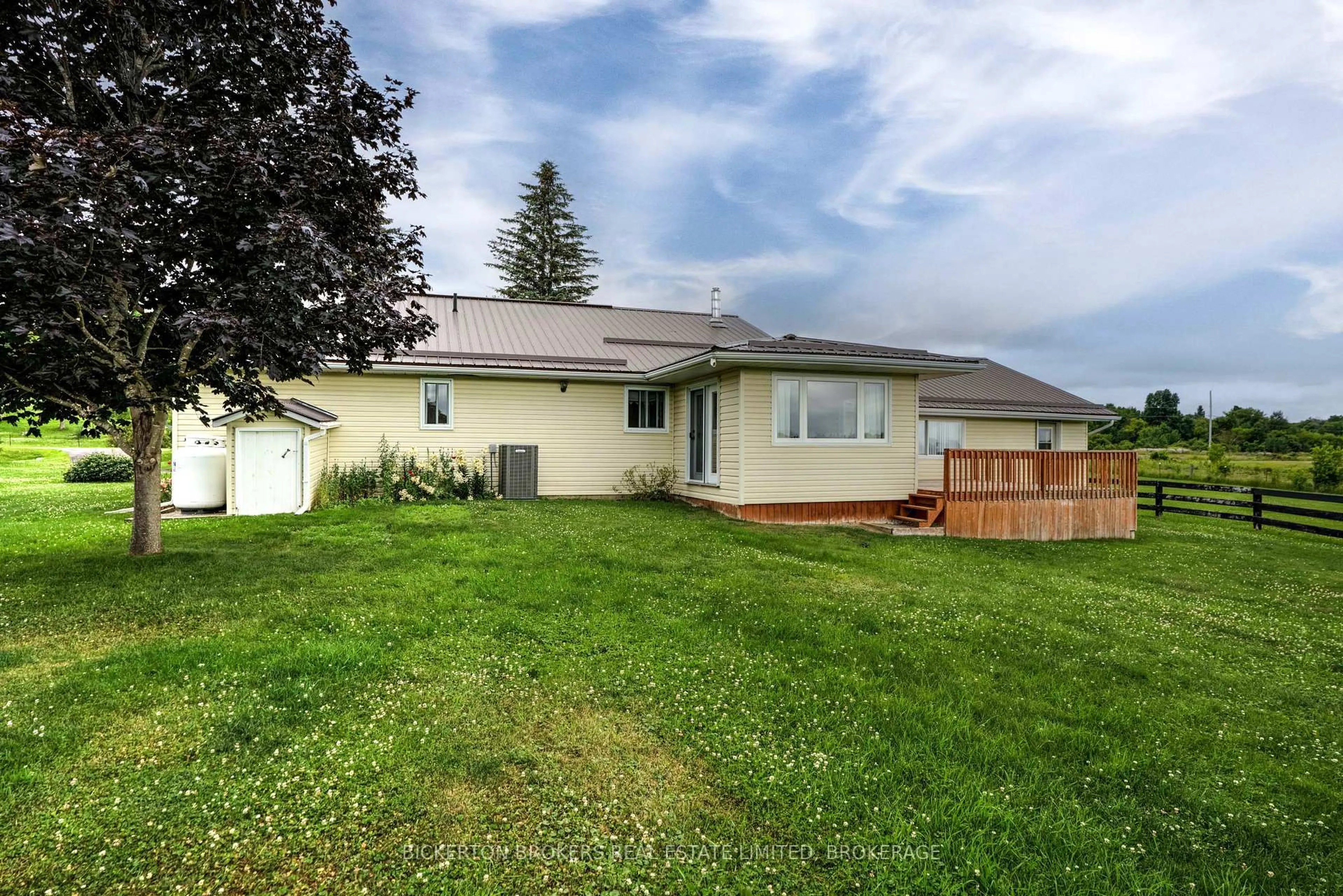 A pic from outside/outdoor area/front of a property/back of a property/a pic from drone, unknown for 321 Escott/Rockport Rd, Leeds and the Thousand Islands Ontario K0E 1R0