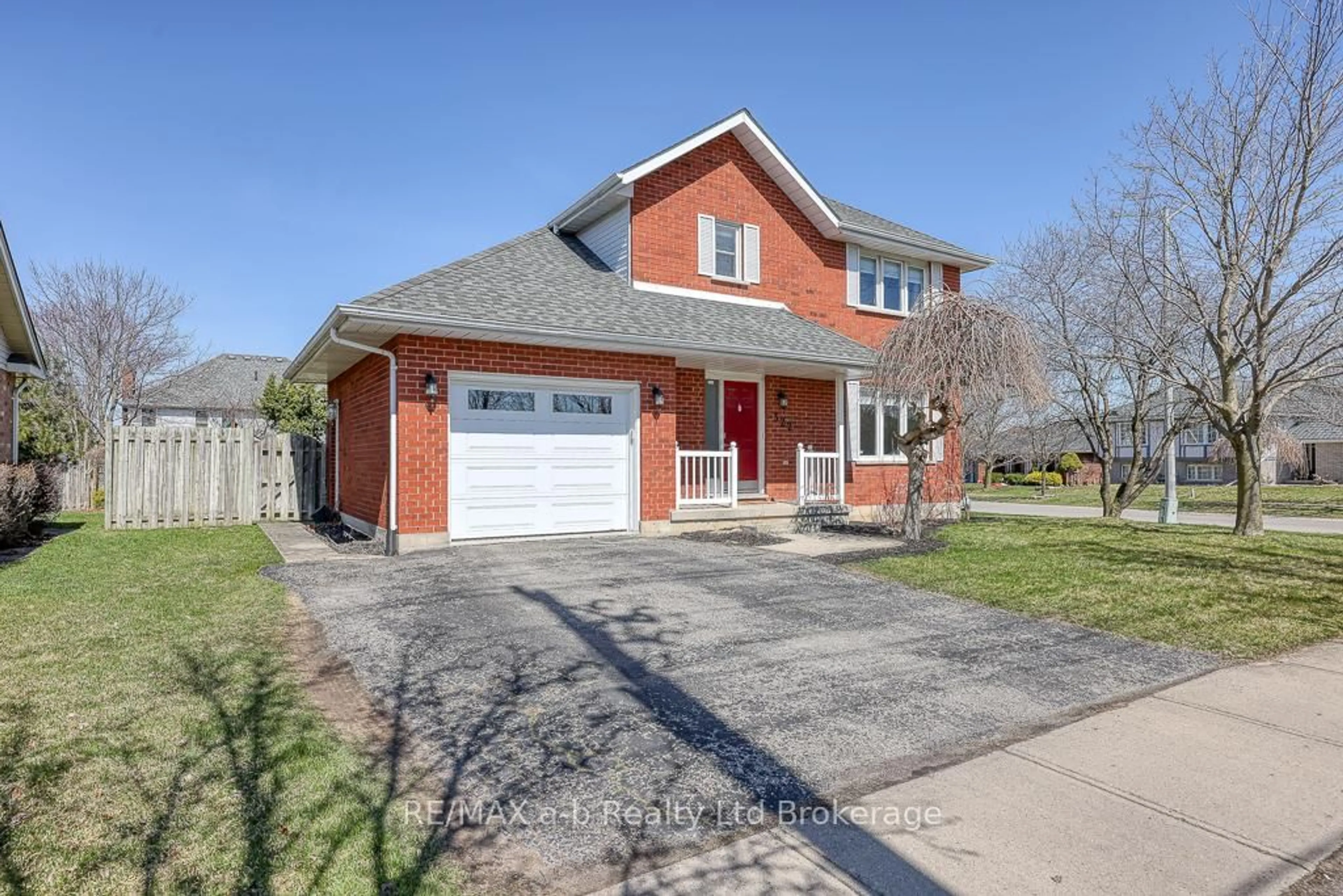 Home with brick exterior material, street for 322 Lansdowne Ave, Woodstock Ontario N4T 1M8