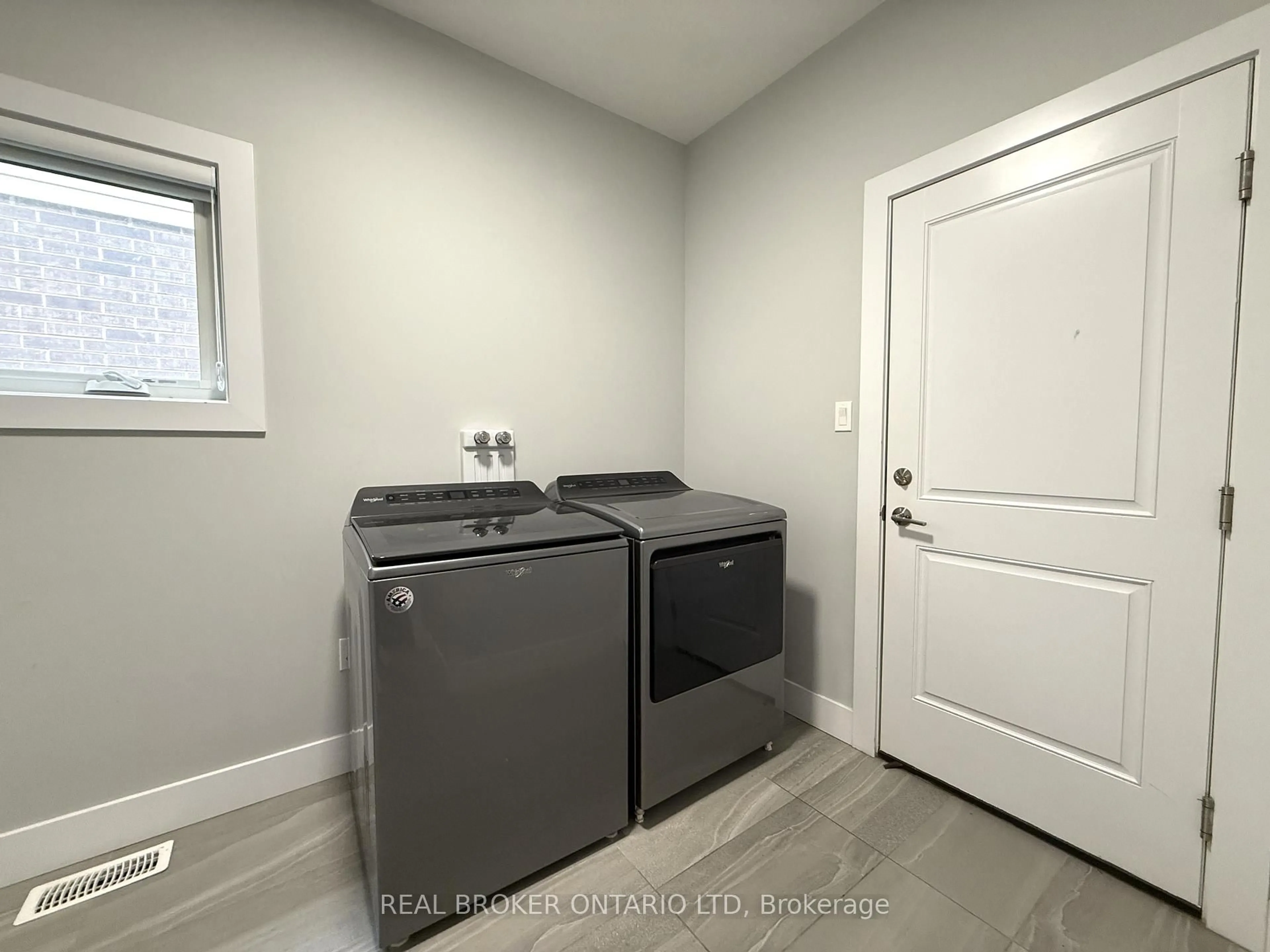 Laundry room for 3857 Auckland Ave, London South Ontario N6L 0J3