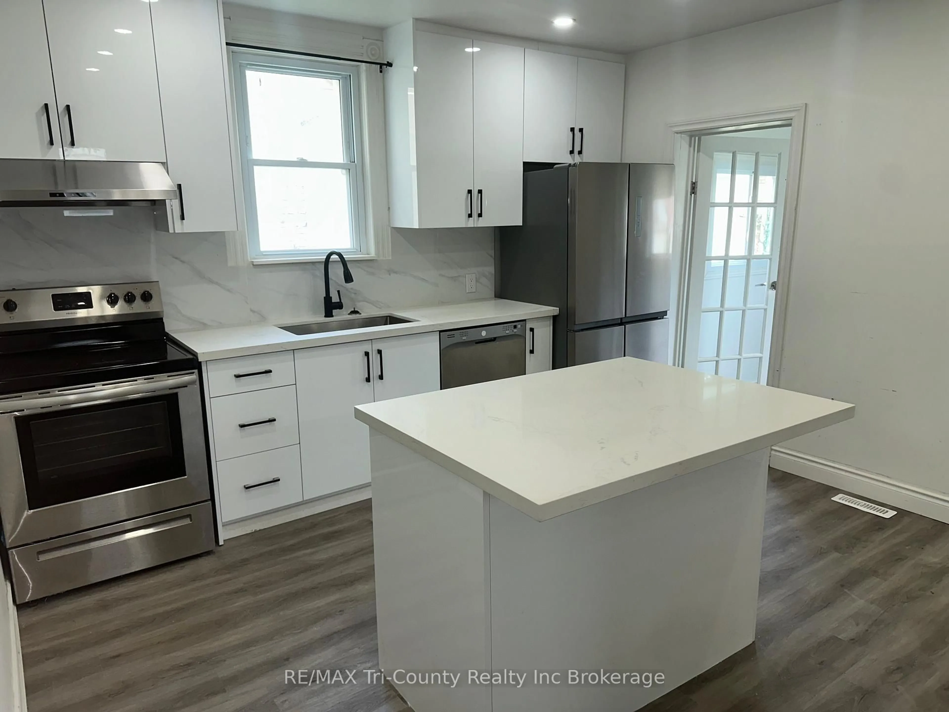 Open concept kitchen, unknown for 8 Erie St, St. Thomas Ontario N5R 2M5