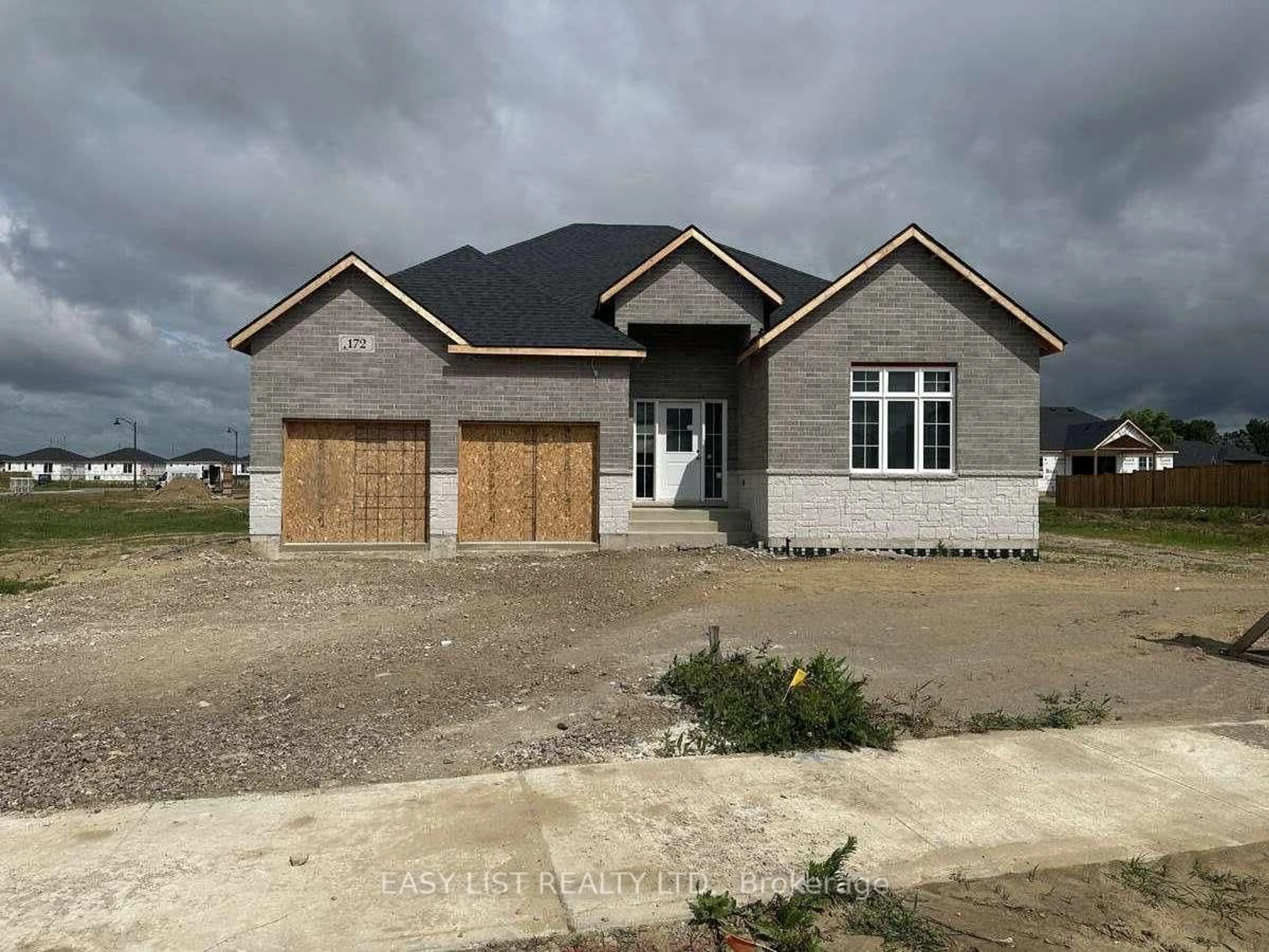 Home with brick exterior material, building for 172 Rosewood Cres, Chatham-Kent Ontario N7M 0V4