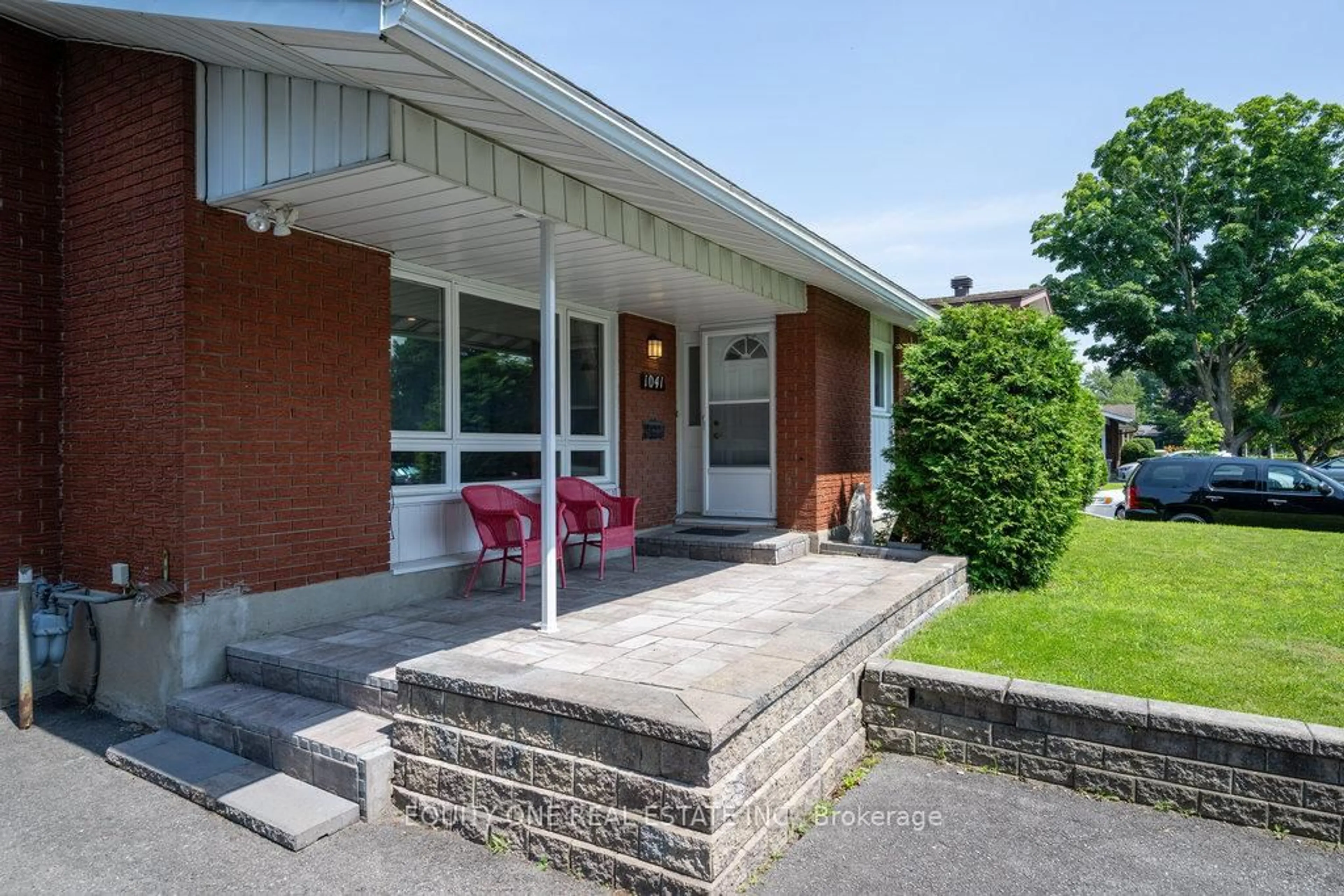 Patio, unknown for 1041 Wiseman Cres, Ottawa Ontario K1V 8J3