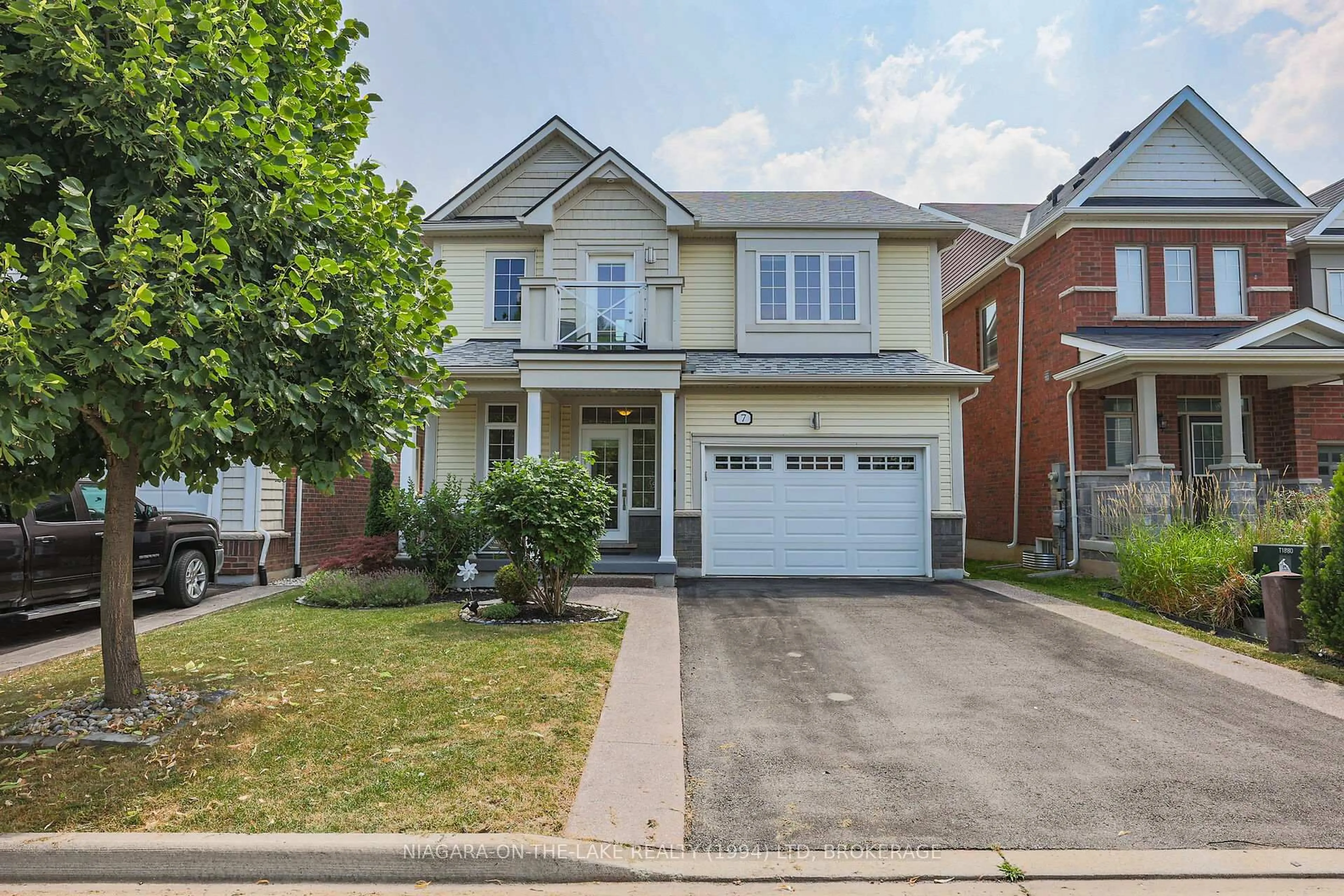 Home with brick exterior material, street for 7 Cannery Dr, Niagara-on-the-Lake Ontario L0S 1J0
