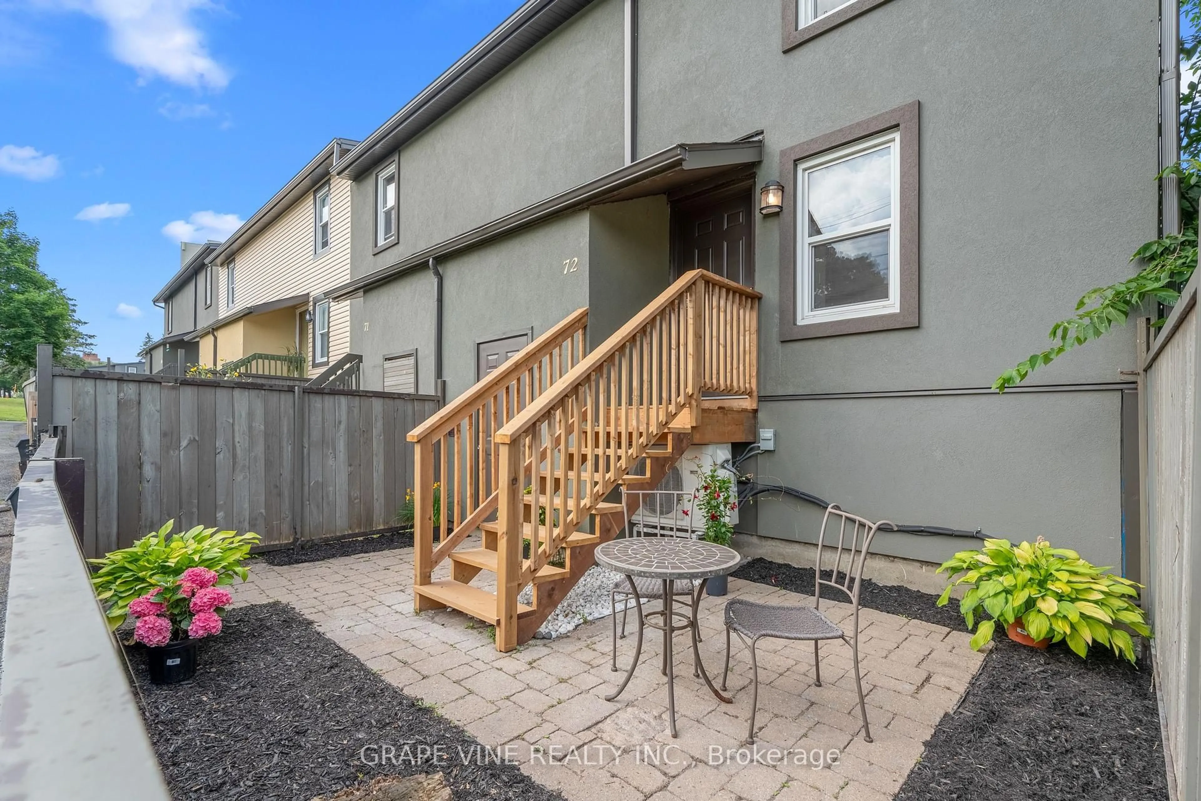 Patio, street for 1250 Mcwatters Rd #72, Ottawa Ontario K2C 3P5