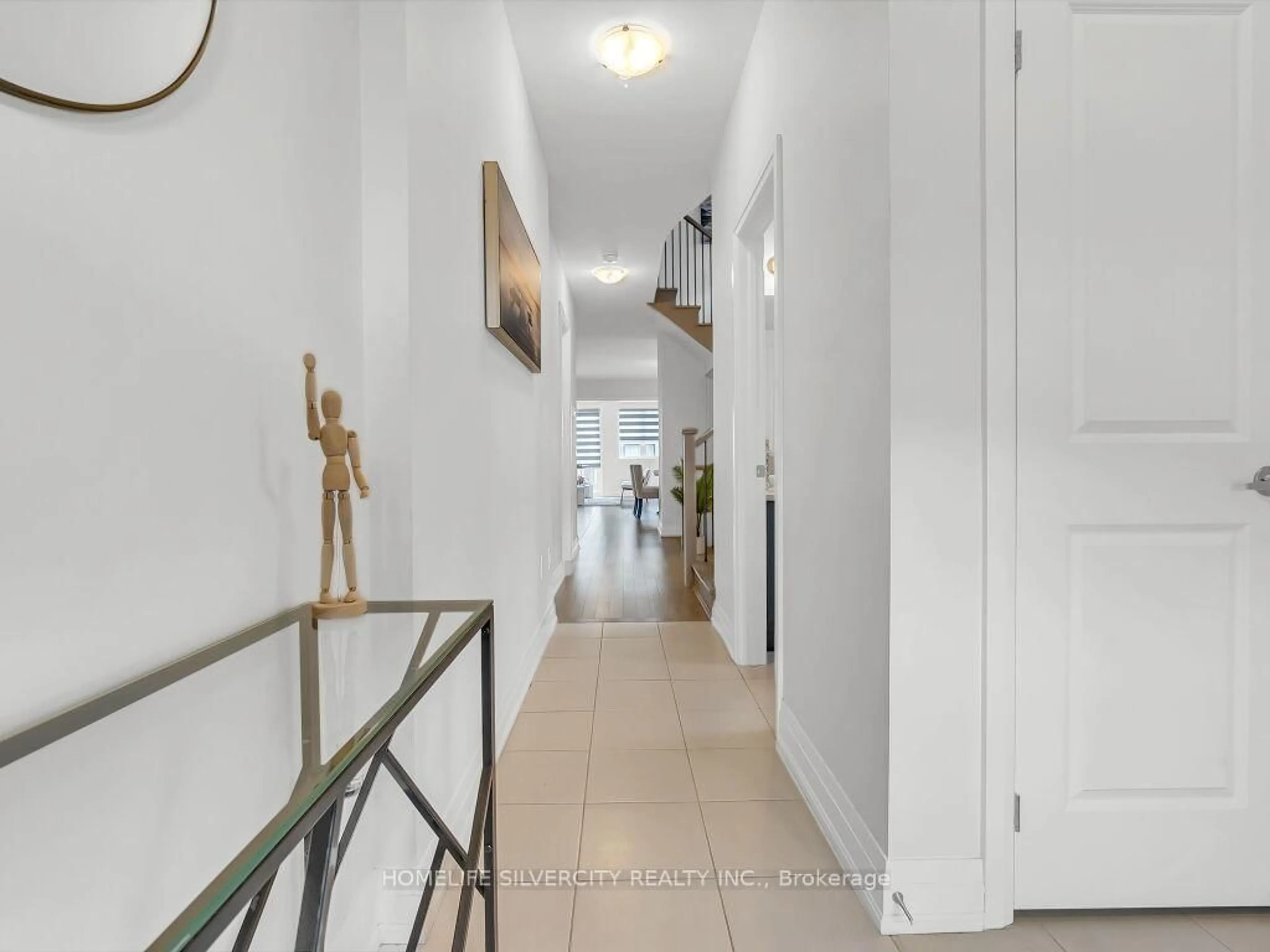 Indoor foyer for 269 Harwood Ave, Woodstock Ontario N4T 0P4