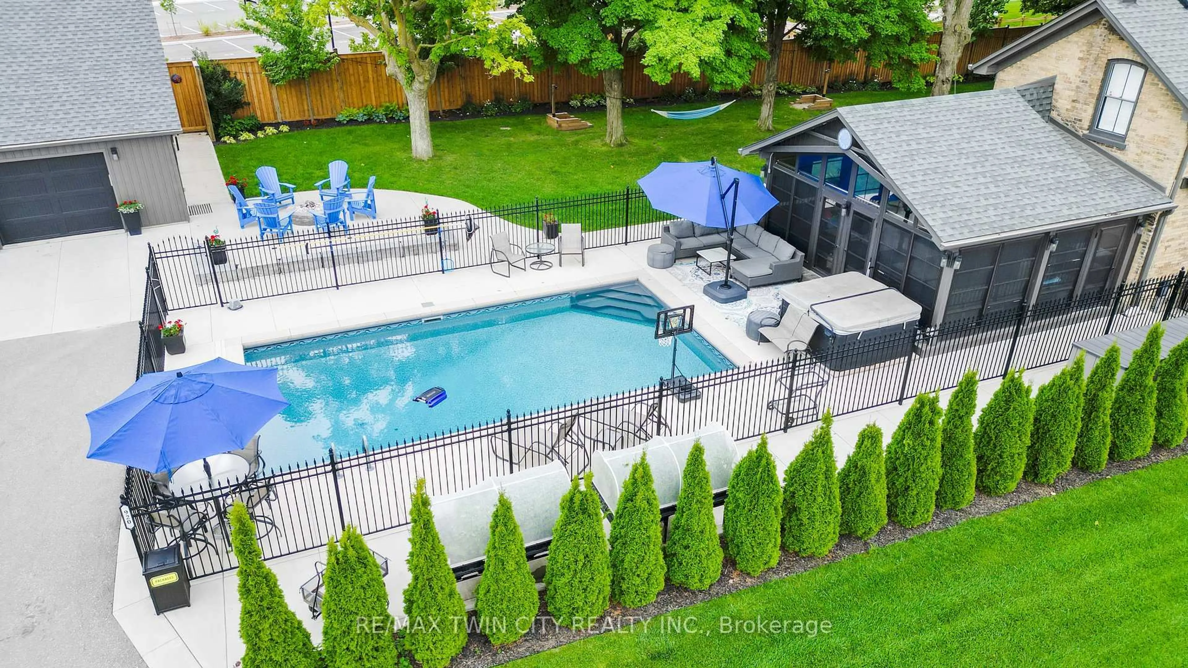 Pool for 920 Orr Crt, Kitchener Ontario N2R 1R4