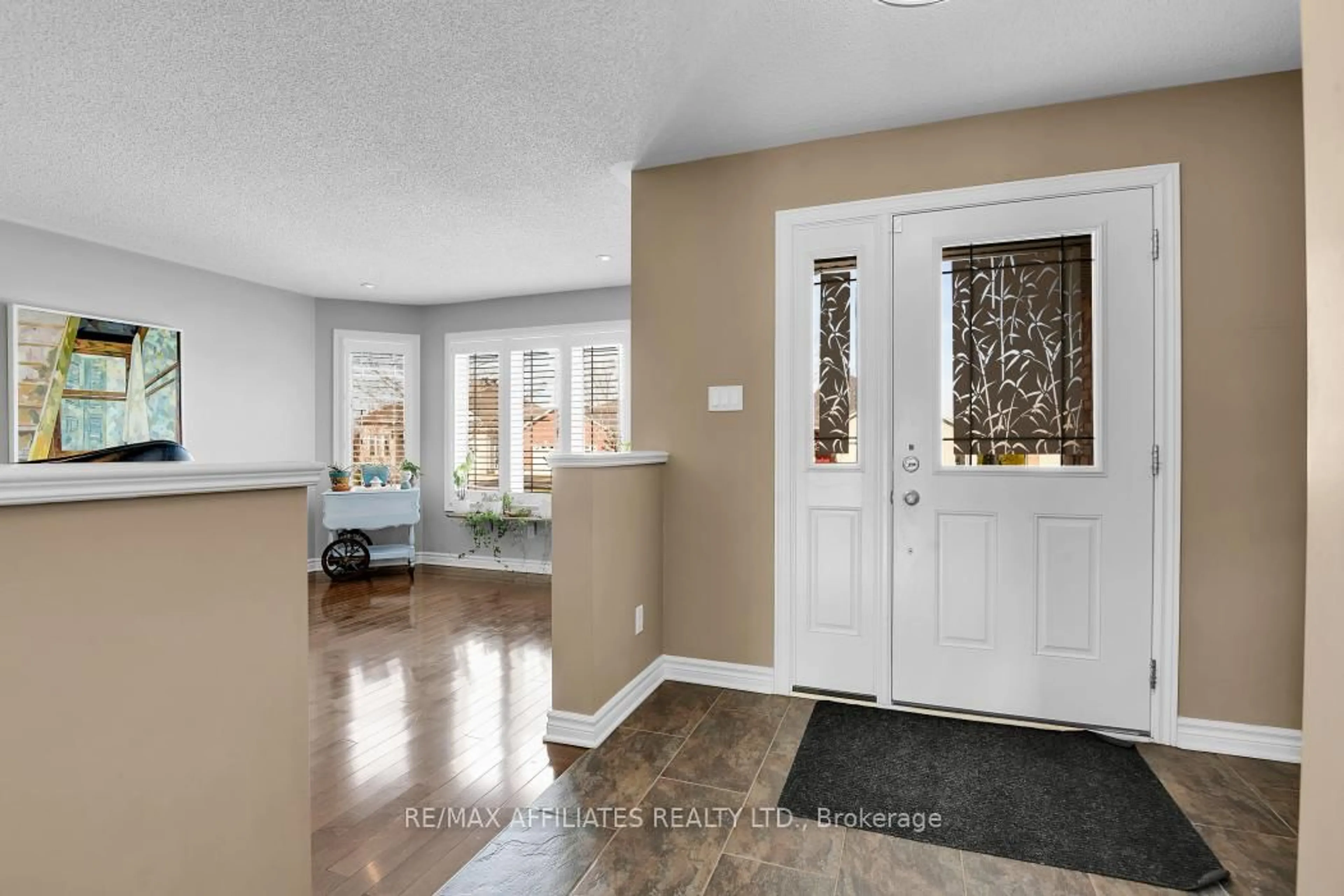 Indoor entryway for 448 Van Dusen St, Almonte Ontario K0A 1A0