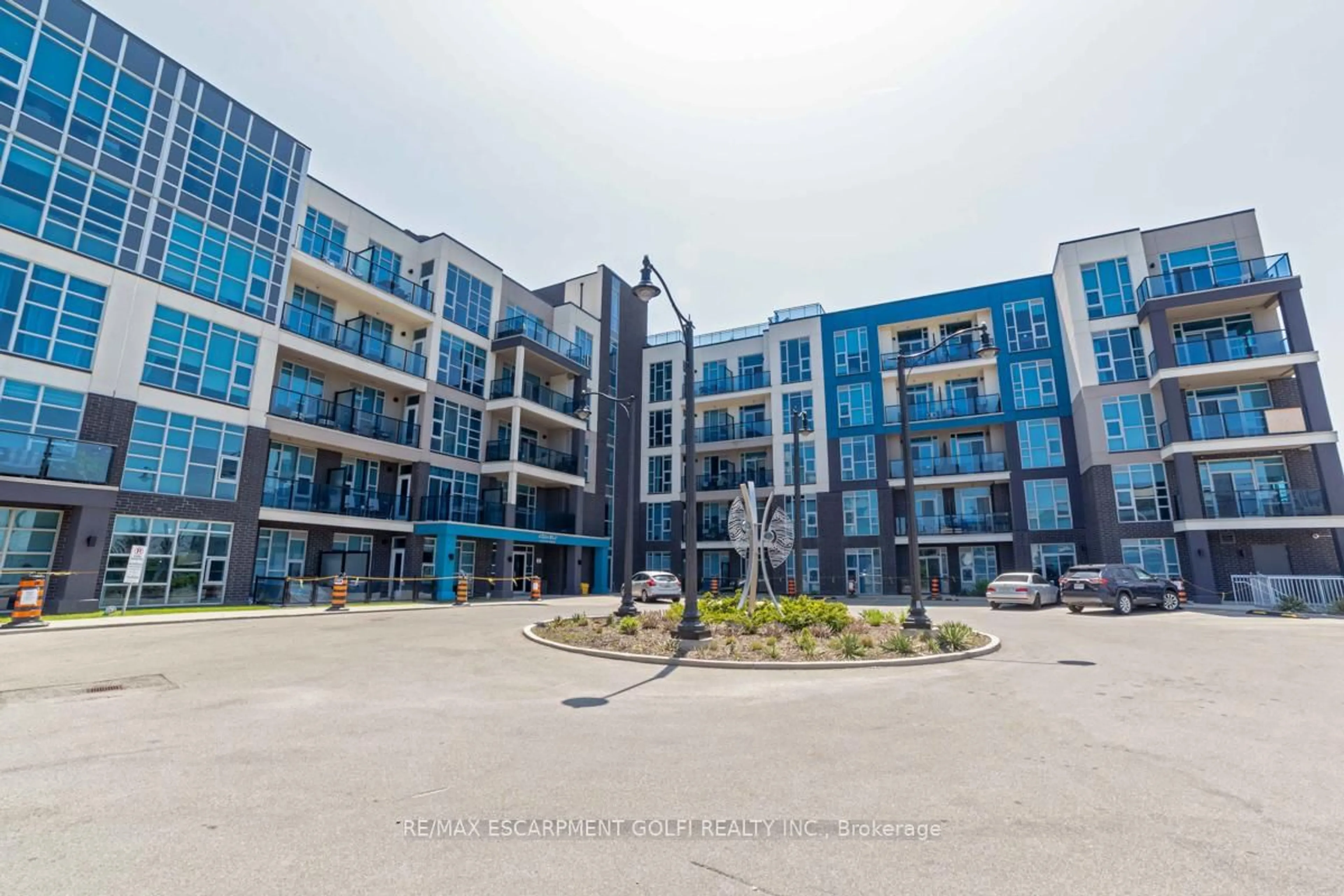 Unknown for 10 Concord Pl #201, Grimsby Ontario L3M 0G6