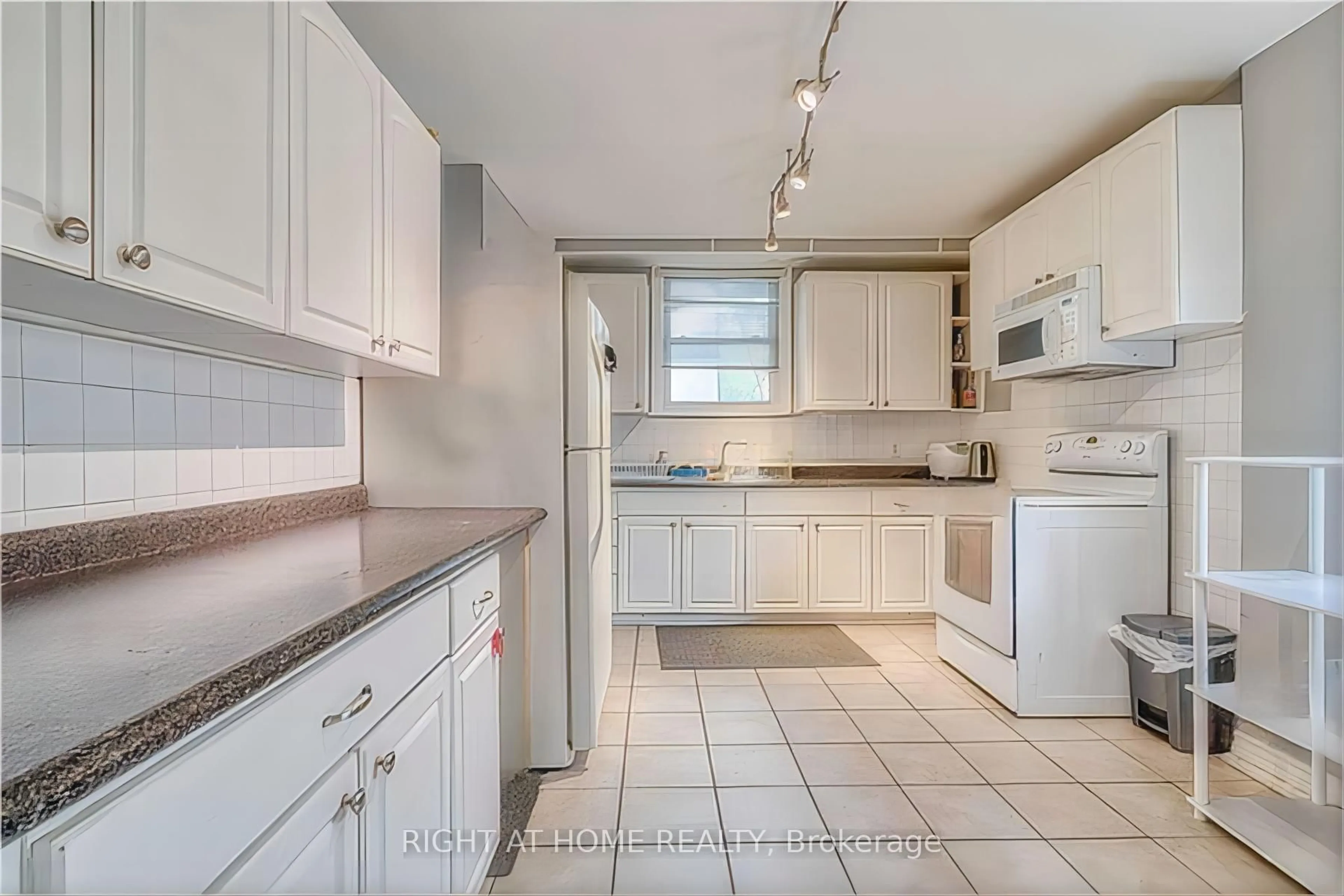 Standard kitchen, ceramic/tile floor for 113 West 5th St, Hamilton Ontario L9C 3N7