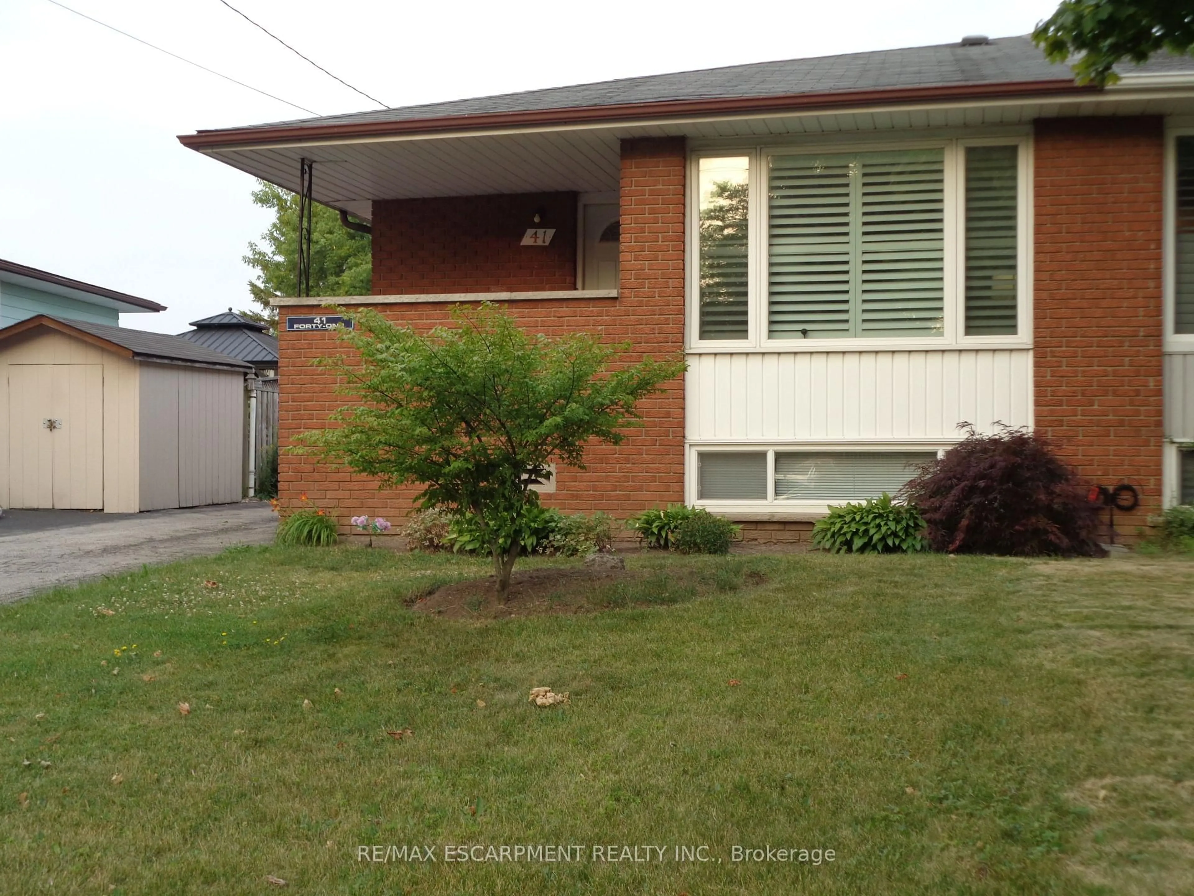 Home with brick exterior material, street for 41 Rita Ave, Hamilton Ontario L8W 1M4