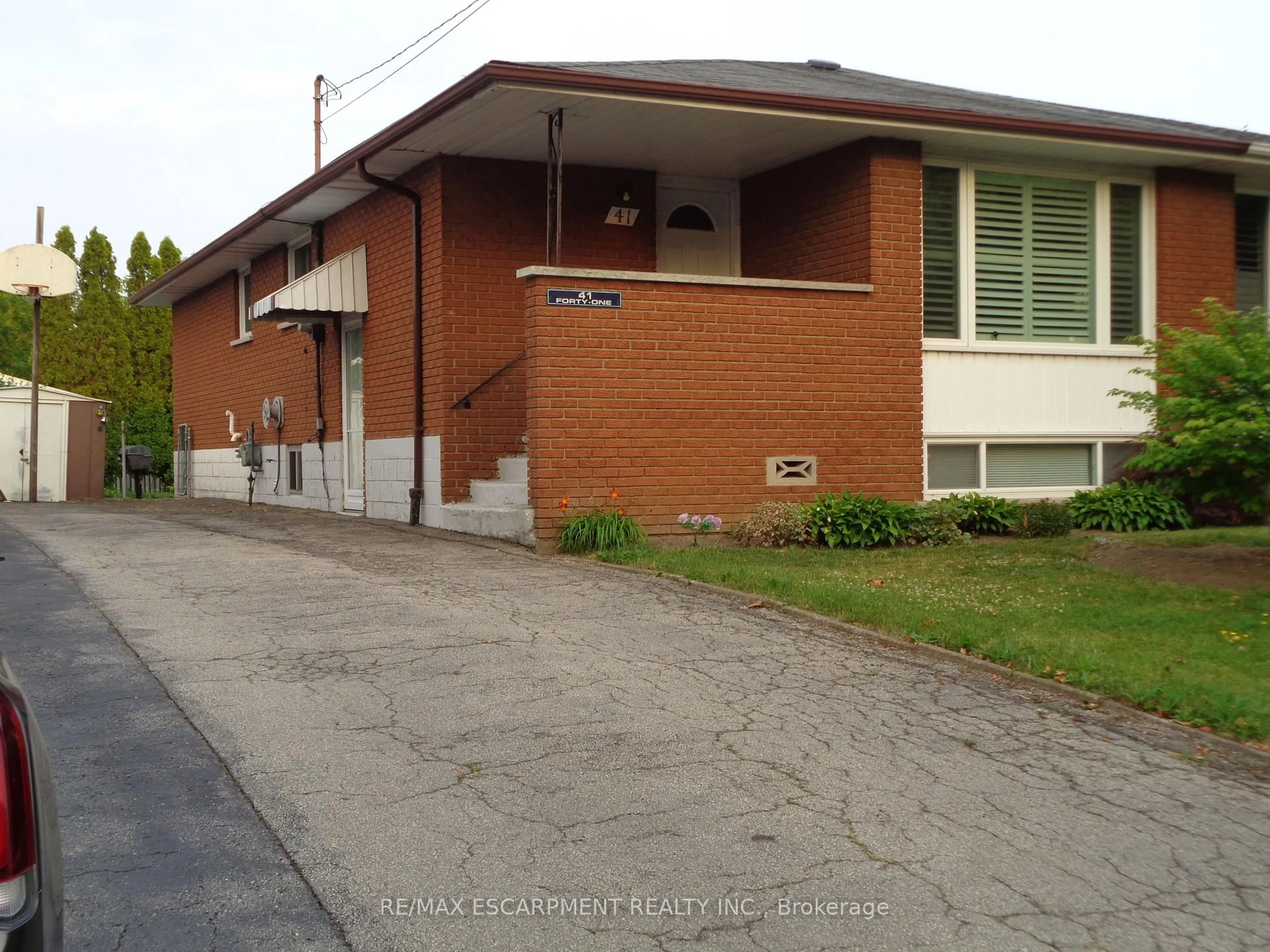 Home with brick exterior material, street for 41 Rita Ave, Hamilton Ontario L8W 1M4