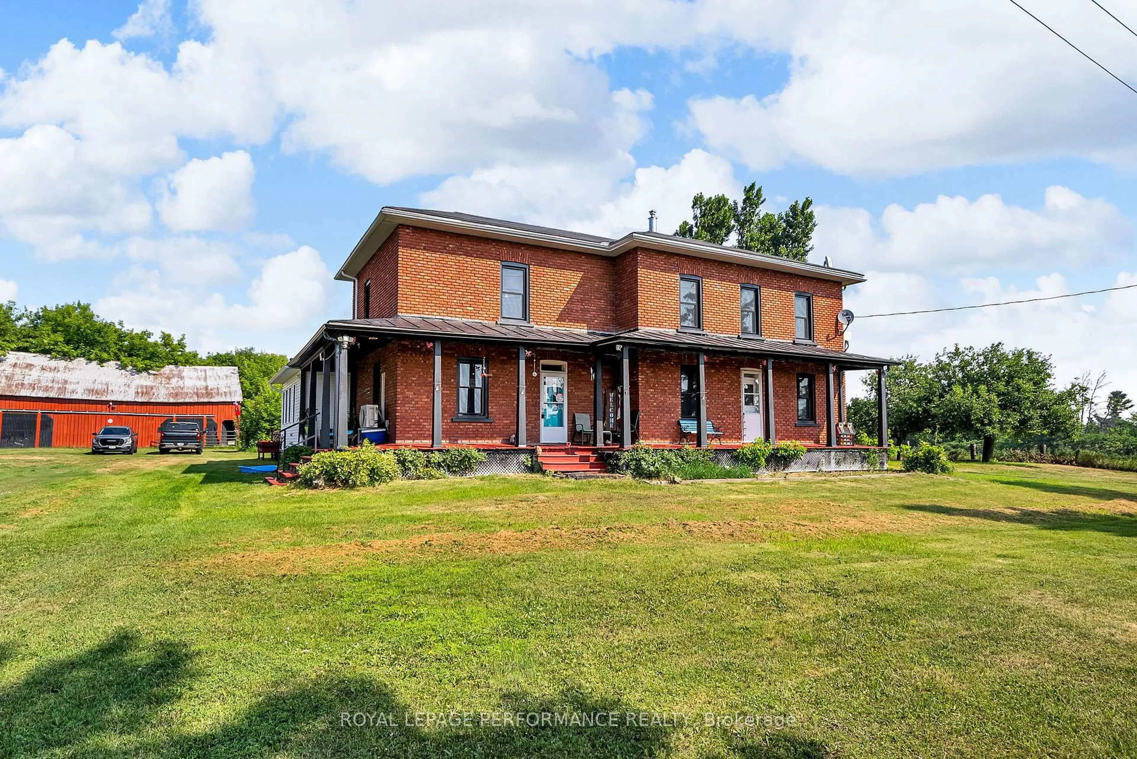 Home with brick exterior material, building for 19943 County 18 Rd, South Glengarry Ontario K0C 2J0
