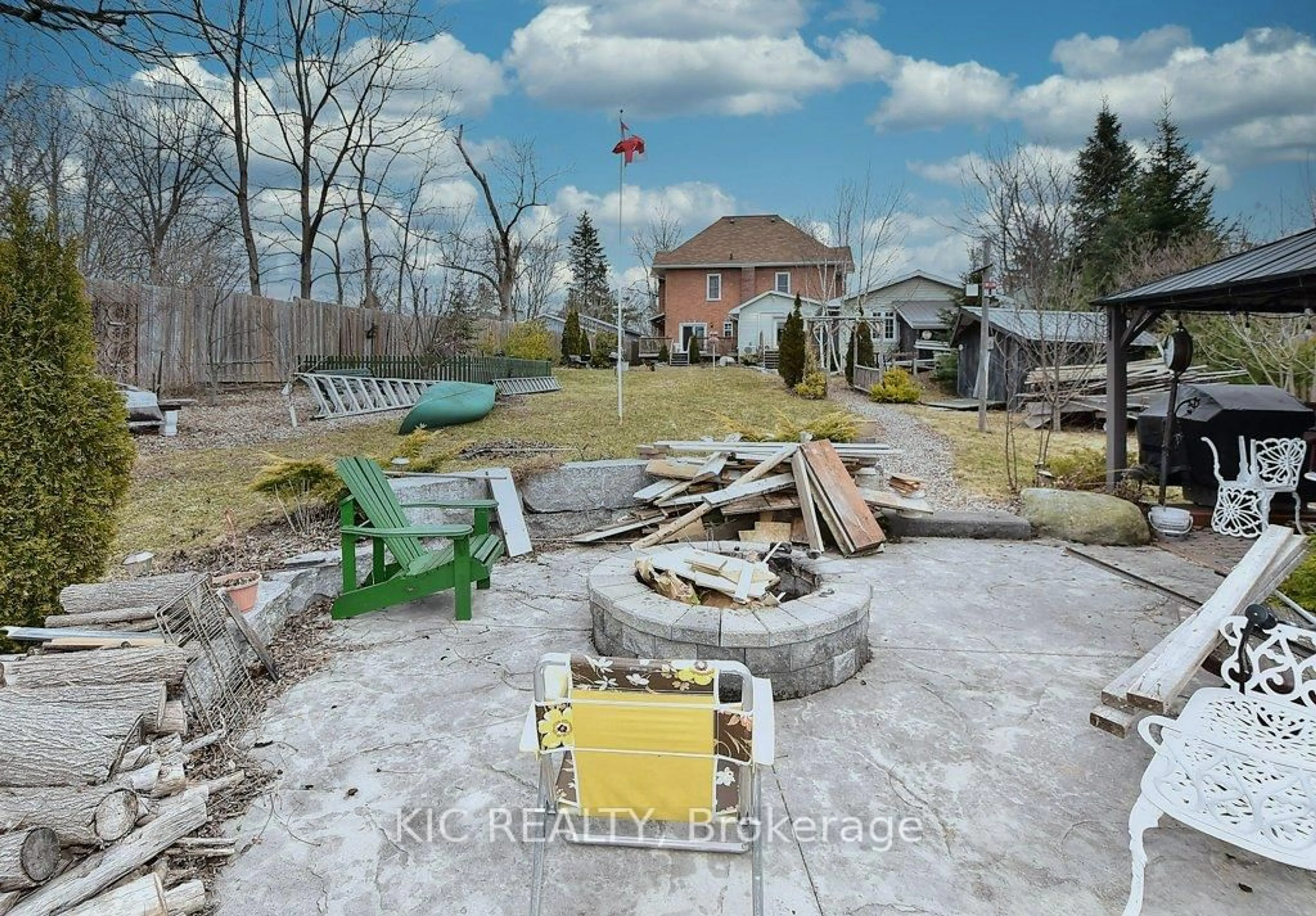 A pic from outside/outdoor area/front of a property/back of a property/a pic from drone, street for 46 Queen St, Asphodel-Norwood Ontario K0L 2V0