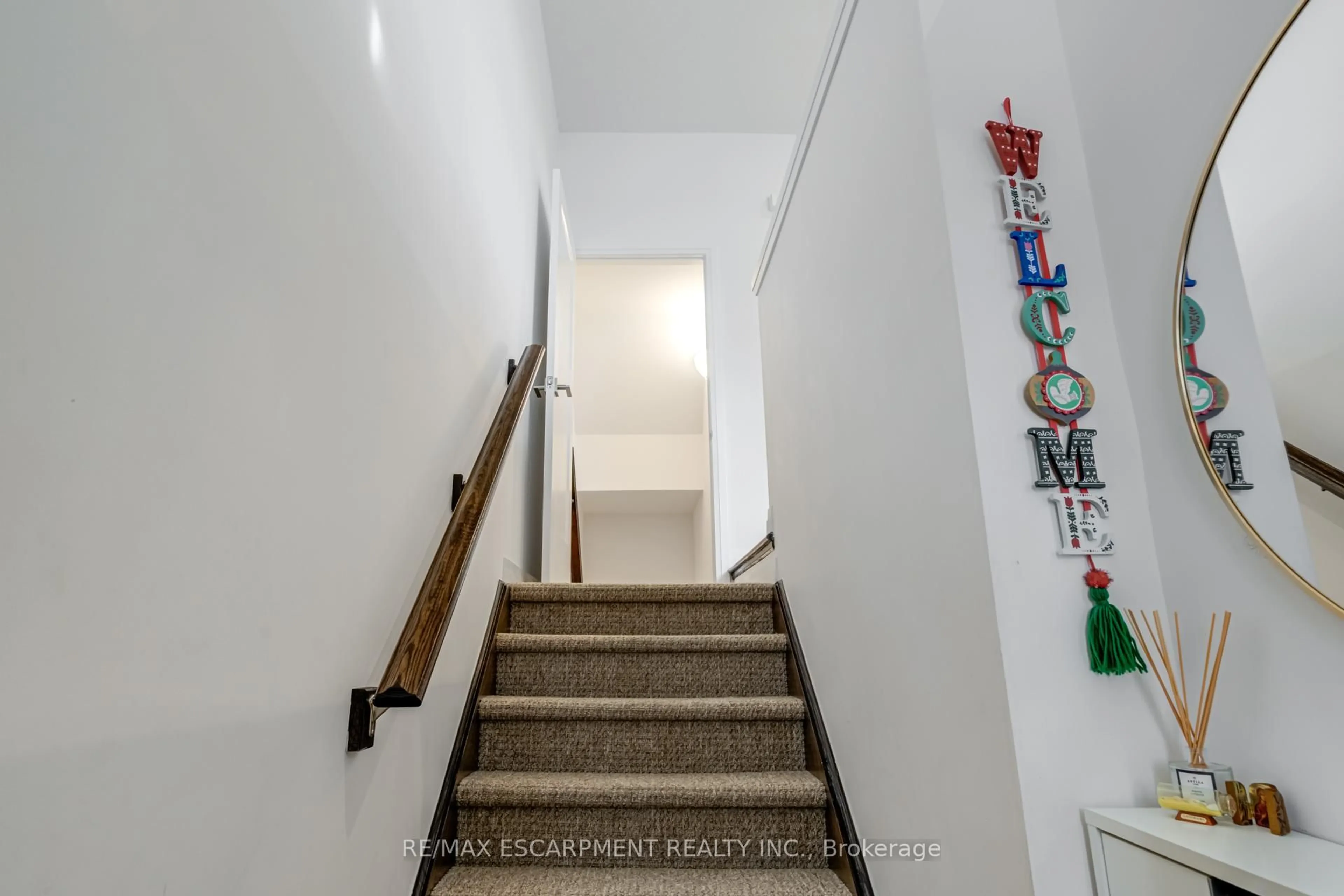 Stairs for 13 Pringle Lane, Hamilton Ontario L9G 0H2