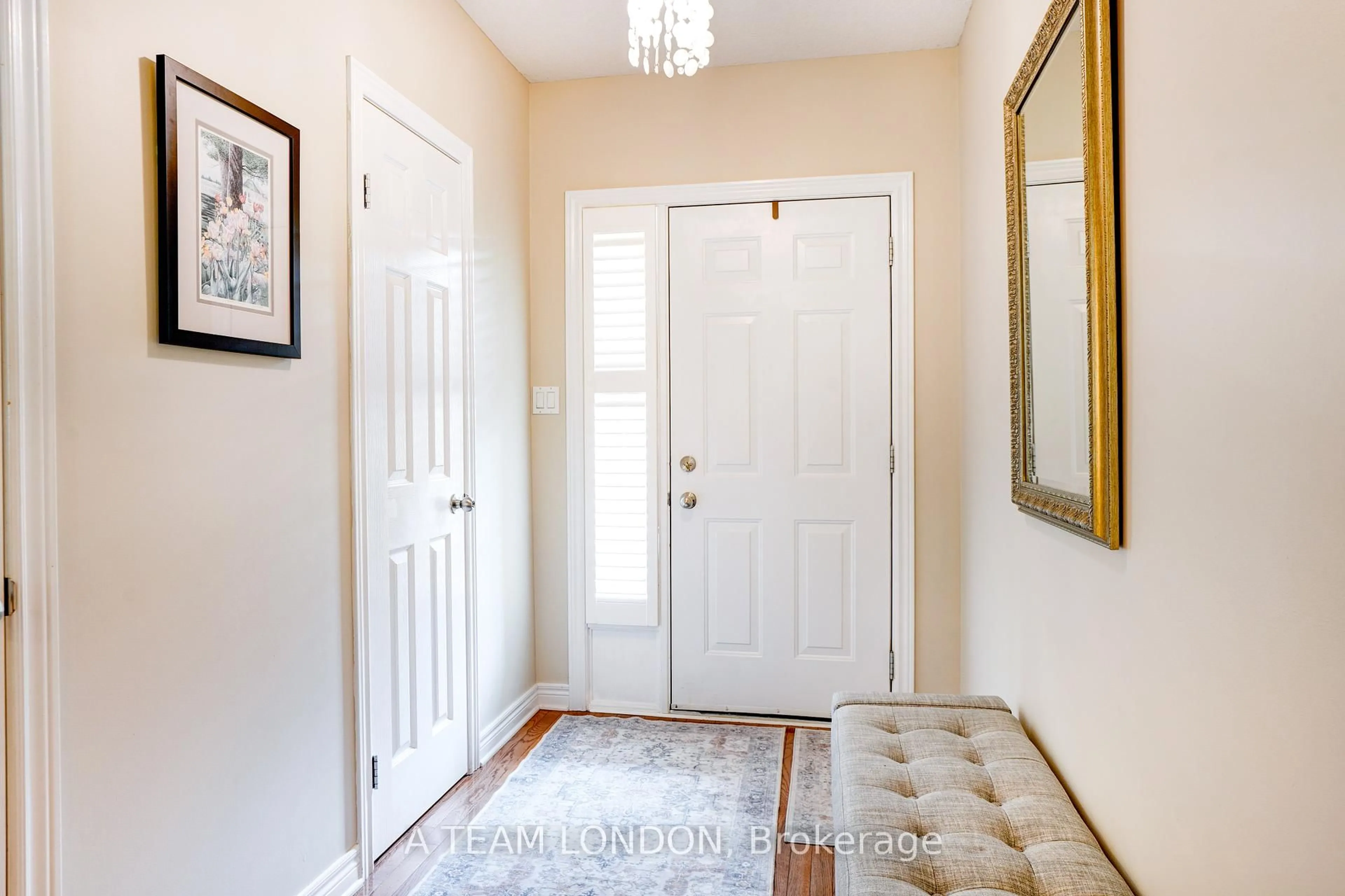 Indoor entryway for 505 Blue Jay Dr #71, London North Ontario N5X 4K7