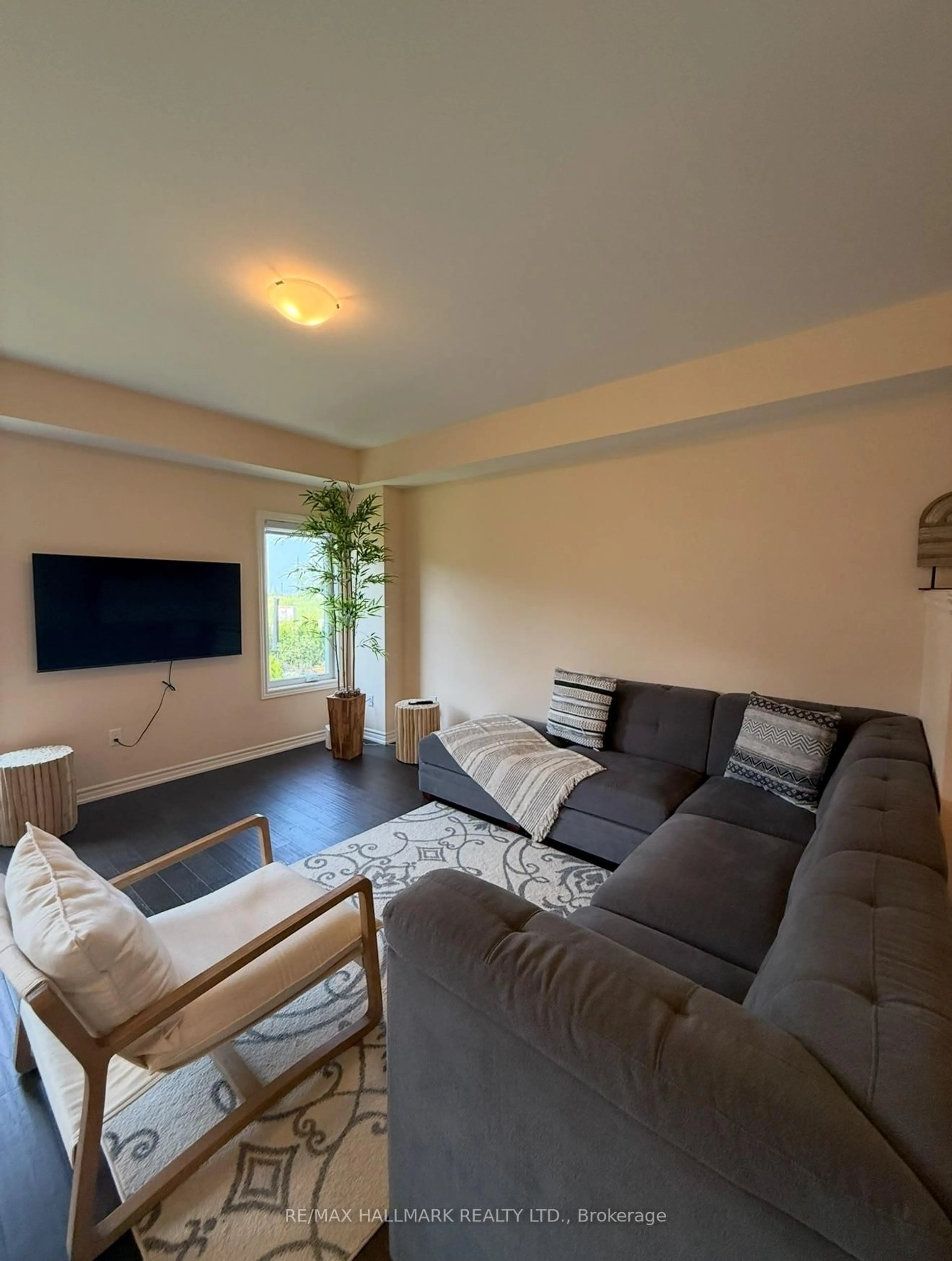 Living room with furniture, unknown for 151 Rosie St #81, Blue Mountains Ontario N0H 1J0