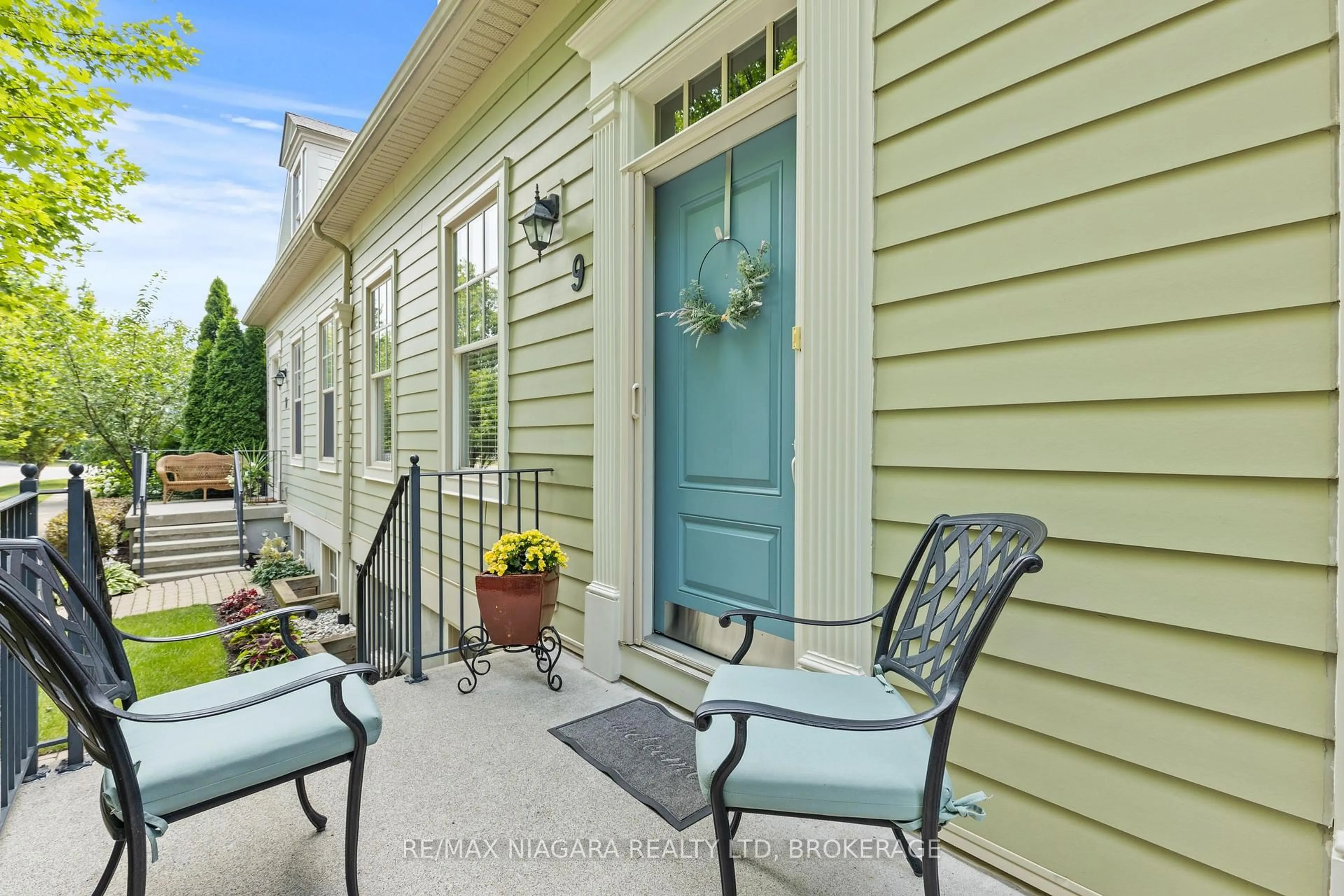 Patio, street for 9 Brock St, Niagara-on-the-Lake Ontario L0S 1J0