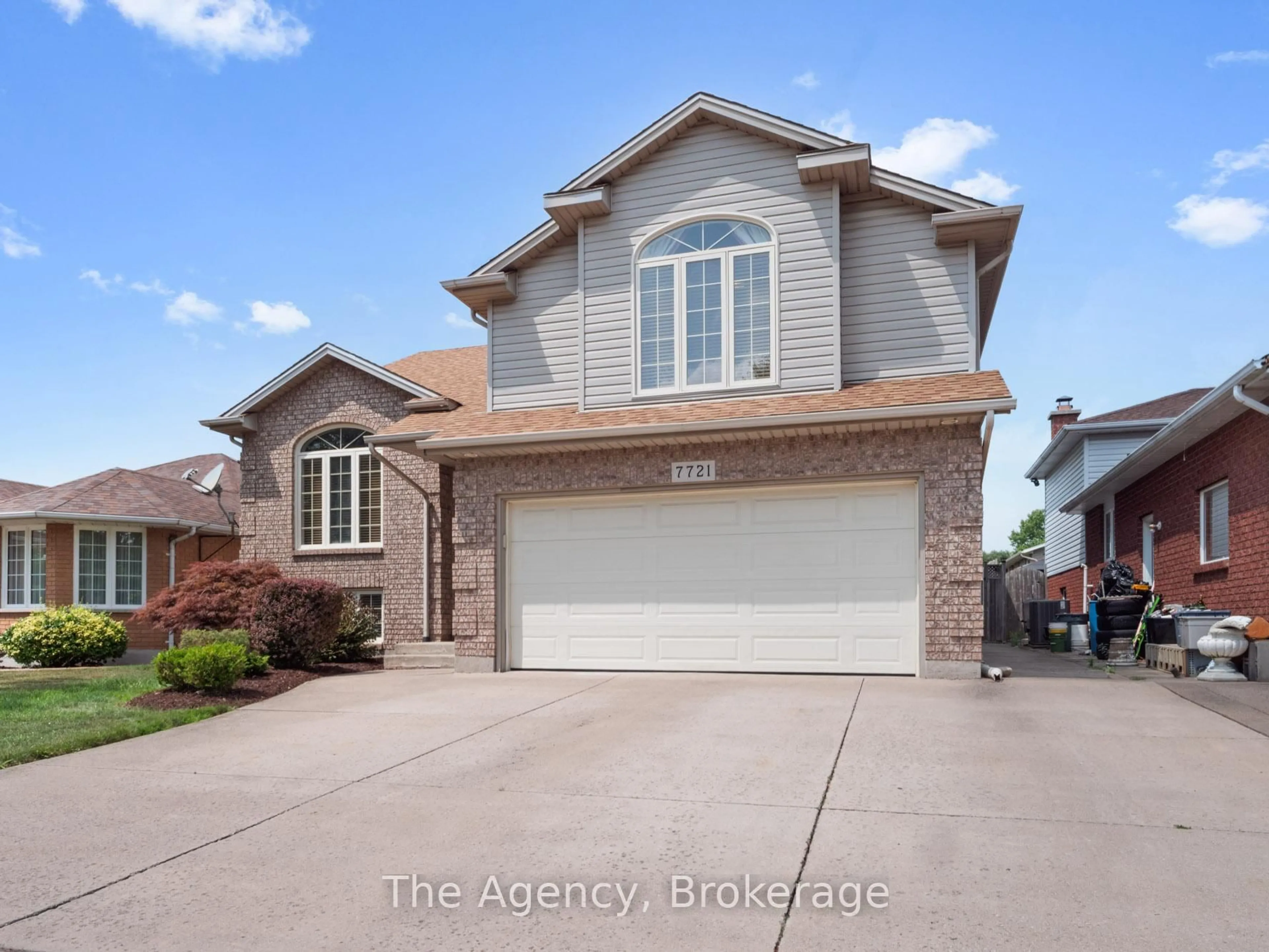 Home with brick exterior material, street for 7721 Parkview Cres, Niagara Falls Ontario L2H 2X4