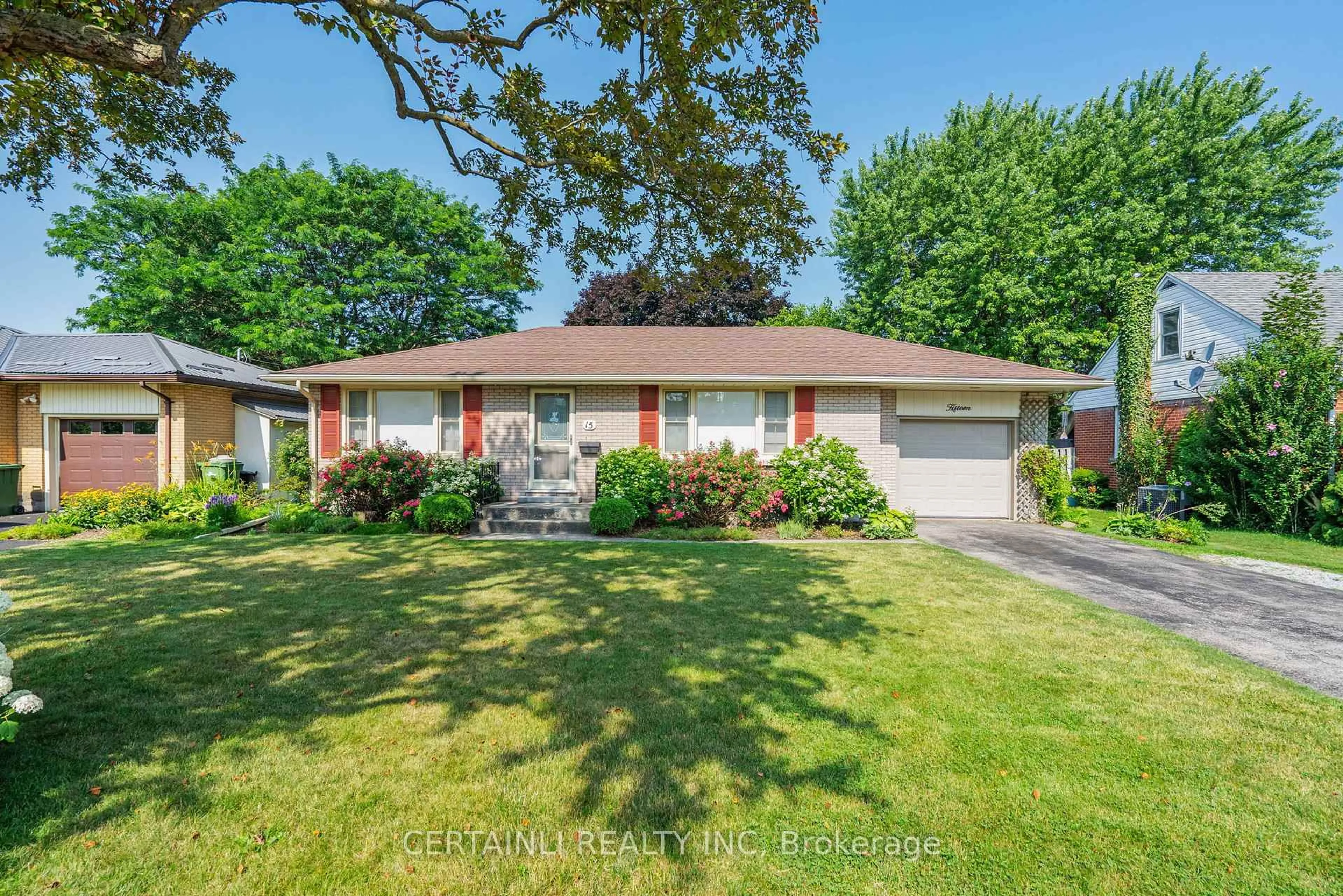 Home with brick exterior material, street for 15 Hepburn Ave, St. Thomas Ontario N5R 4J4