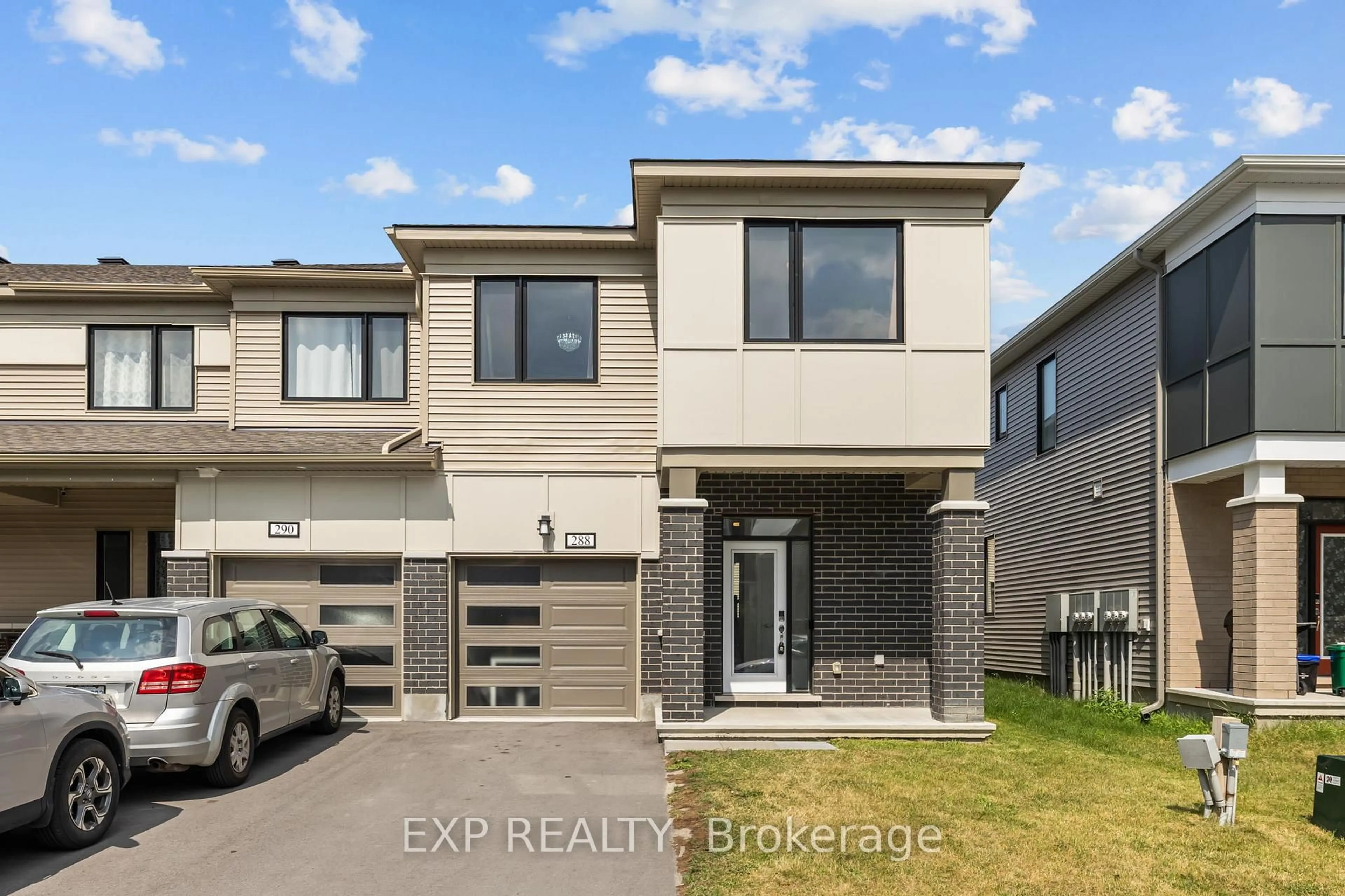 Home with brick exterior material, street for 288 Billrian Cres, Stittsville Ontario K2S 3A4