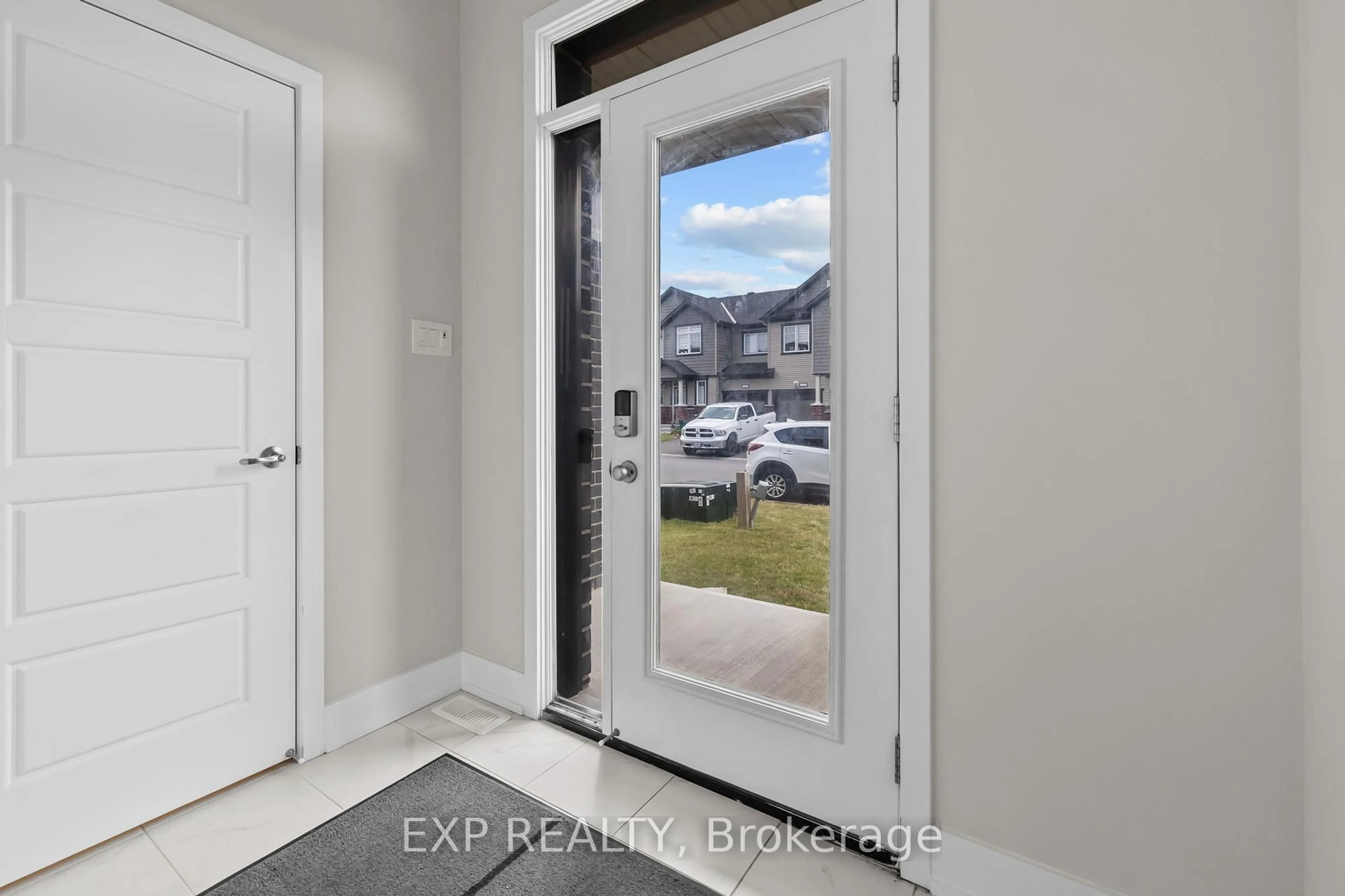 Indoor entryway for 288 Billrian Cres, Stittsville Ontario K2S 3A4