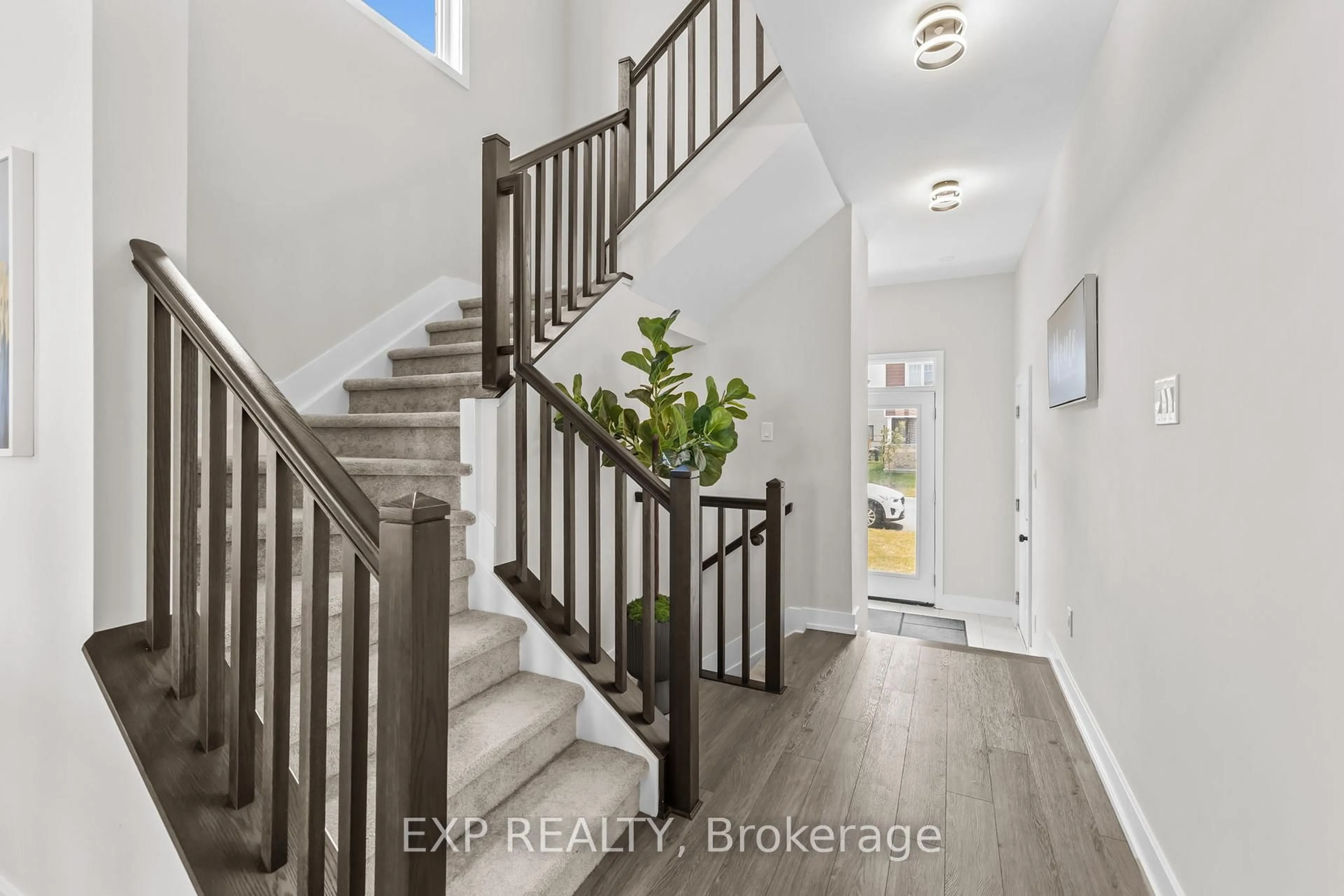 Indoor entryway for 288 Billrian Cres, Stittsville Ontario K2S 3A4