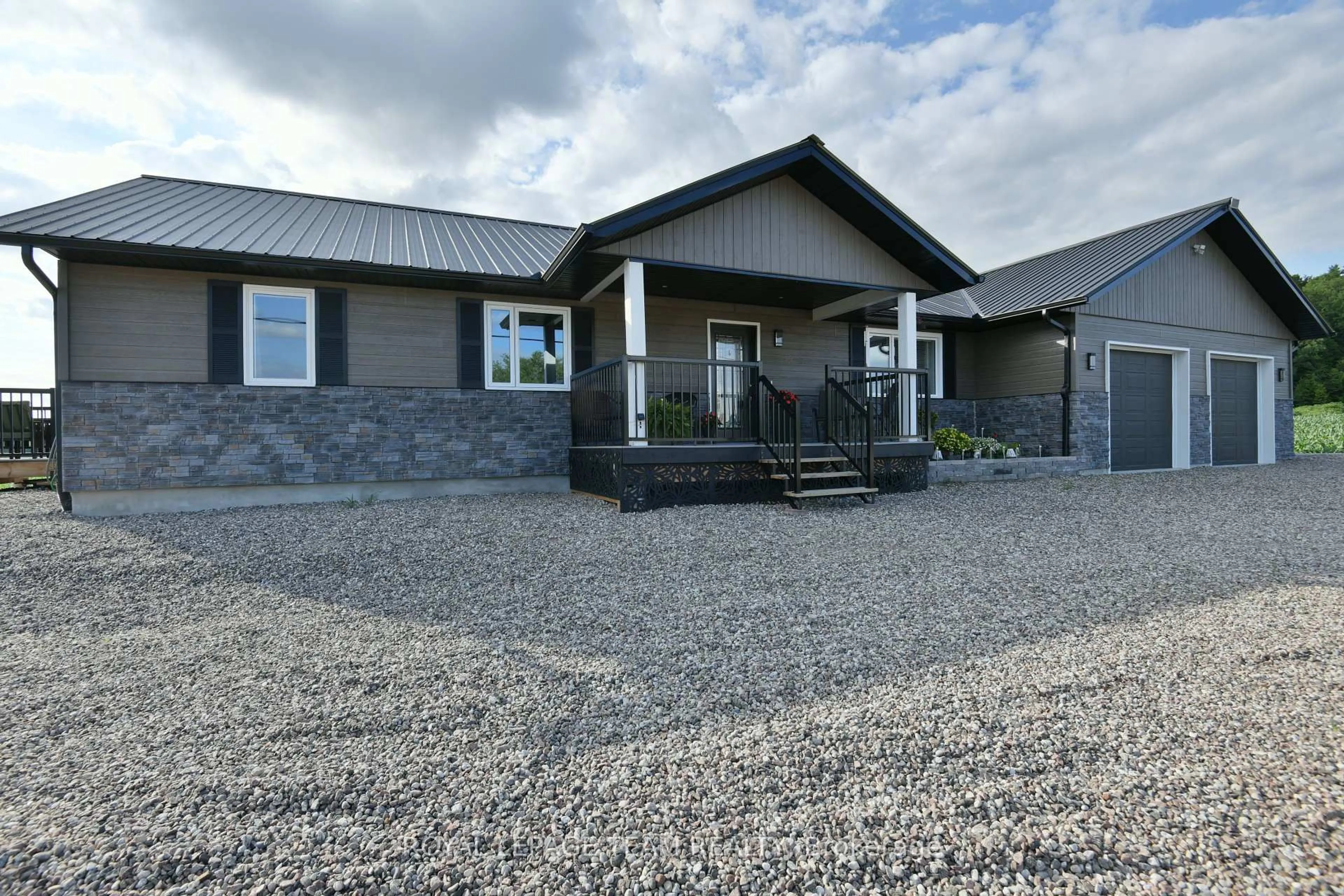 Unknown for 1016 Castleford Rd, Renfrew Ontario K7V 3Z8