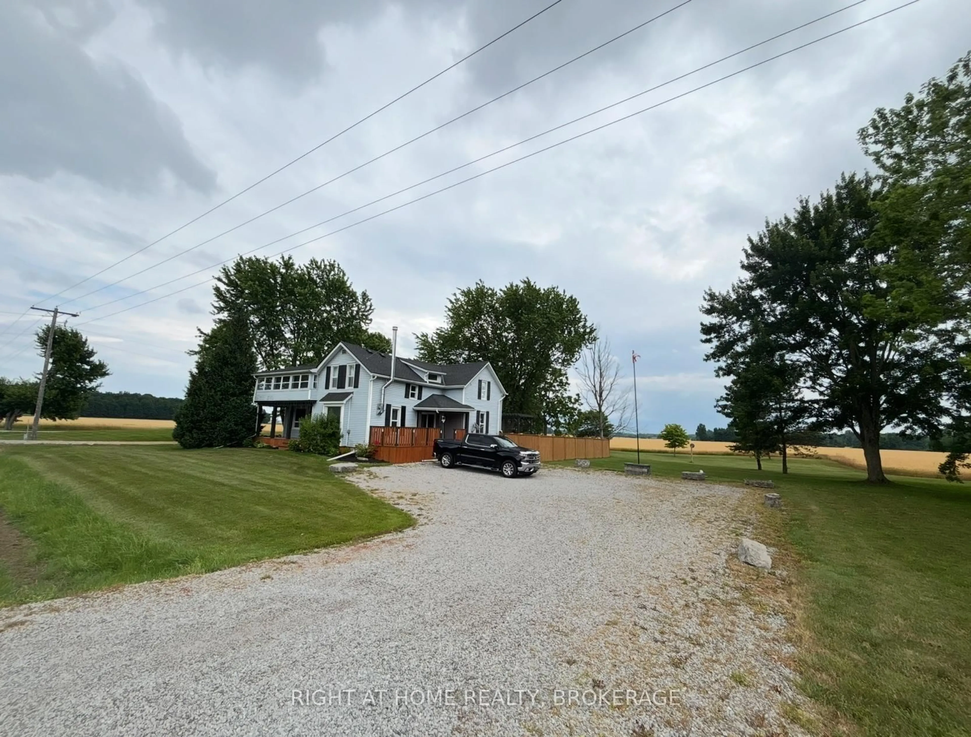 A pic from outside/outdoor area/front of a property/back of a property/a pic from drone, unknown for 720 Webber Rd, Pelham Ontario L0S 1C0