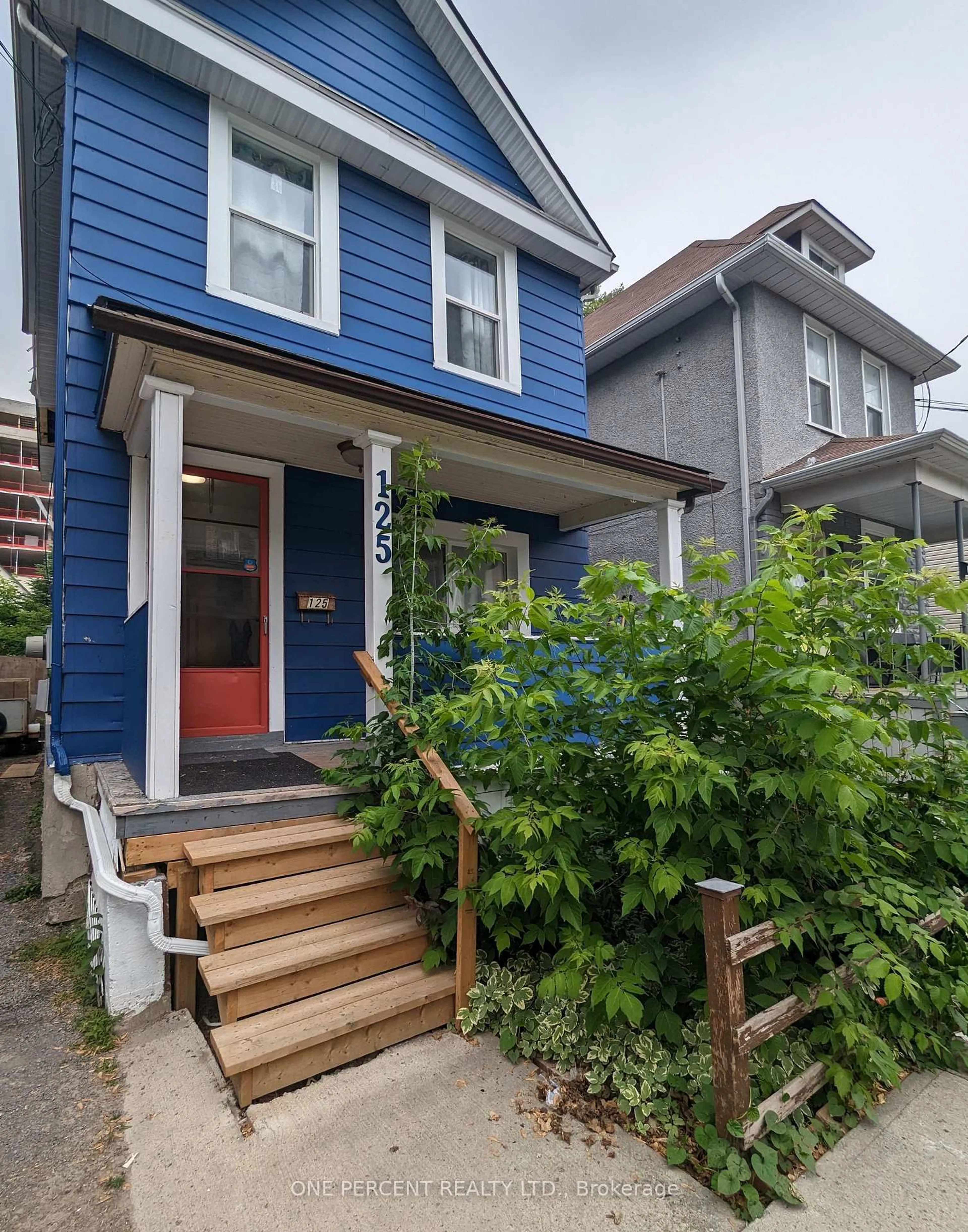 Home with vinyl exterior material, street for 125 Pamilla St, Ottawa Ontario K1S 3K9