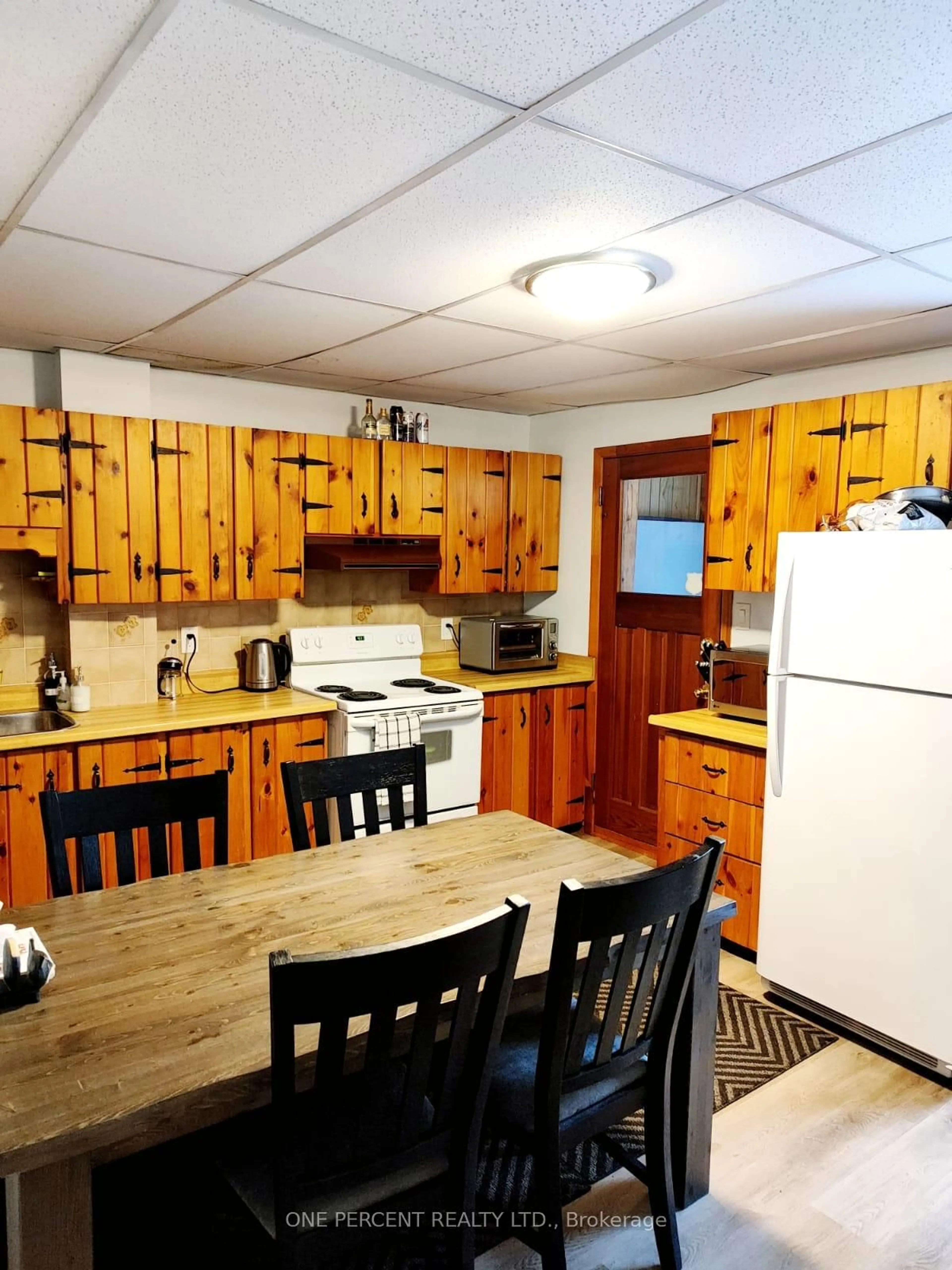 Standard kitchen, unknown for 125 Pamilla St, Ottawa Ontario K1S 3K9