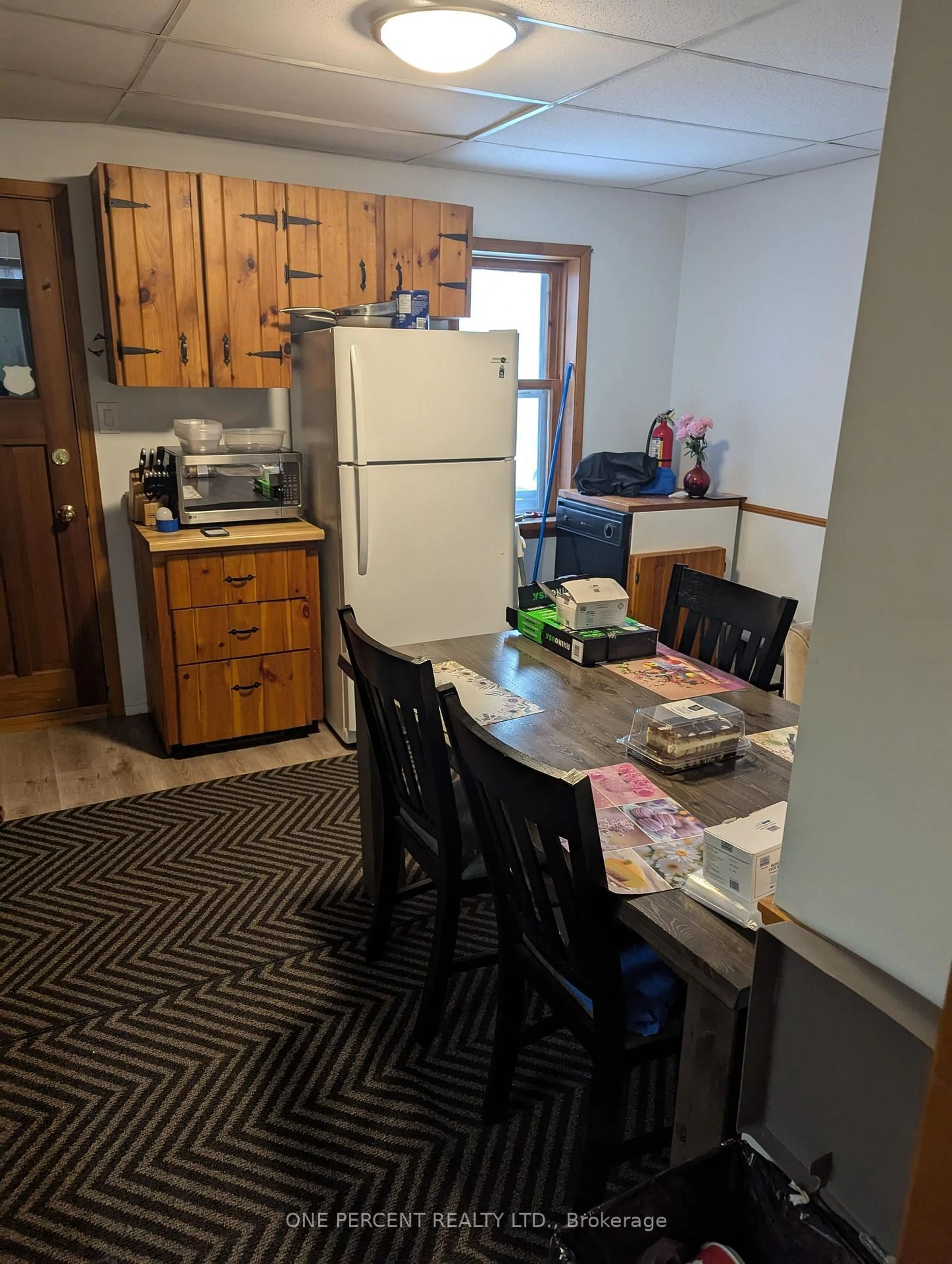 Standard kitchen, unknown for 125 Pamilla St, Ottawa Ontario K1S 3K9