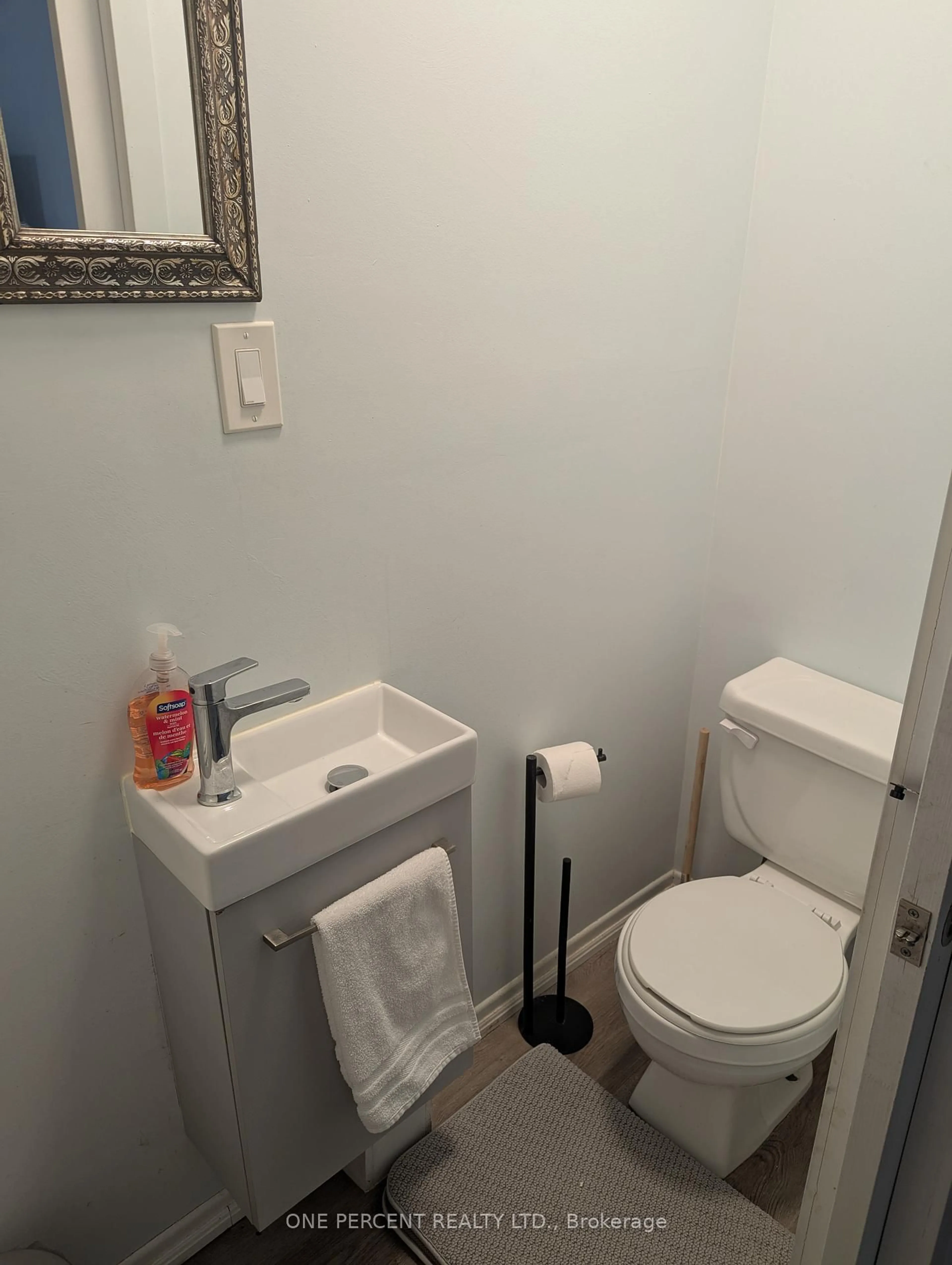 Standard bathroom, floor is not visible for 125 Pamilla St, Ottawa Ontario K1S 3K9