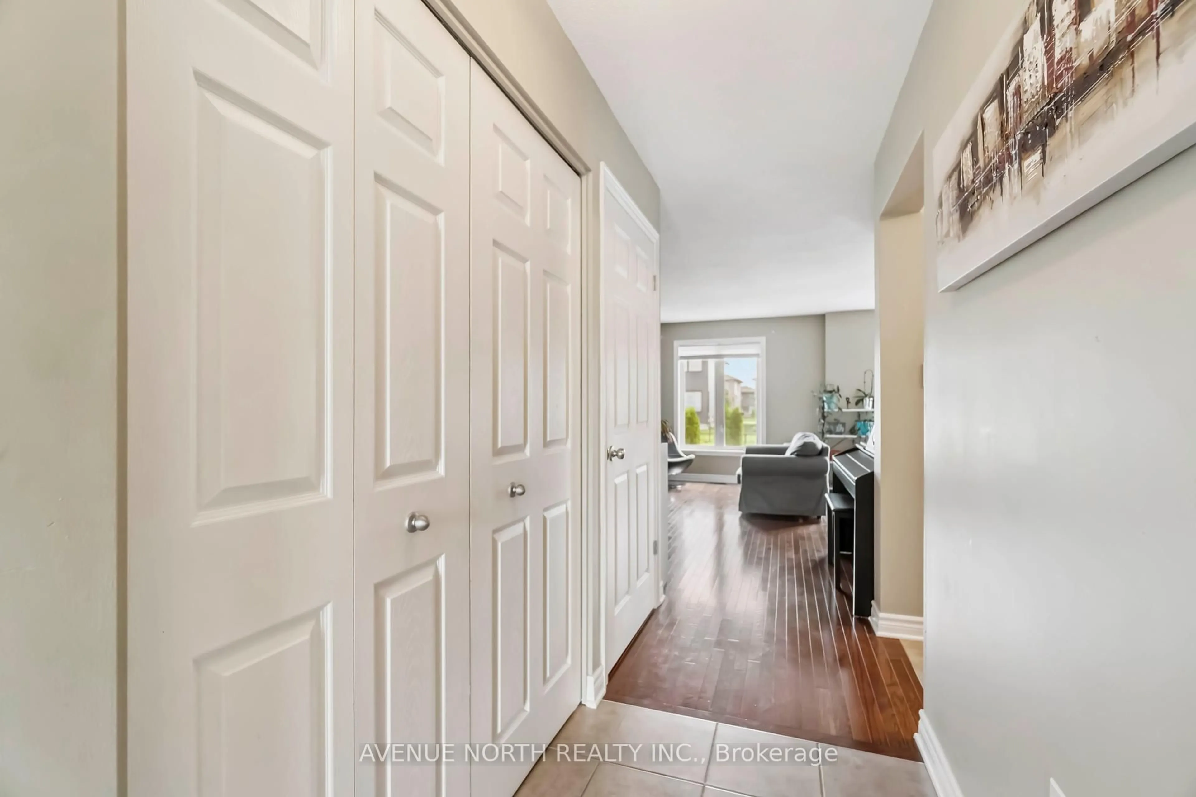 Indoor entryway for 309 Mercury St, Clarence-Rockland Ontario K4K 0G6