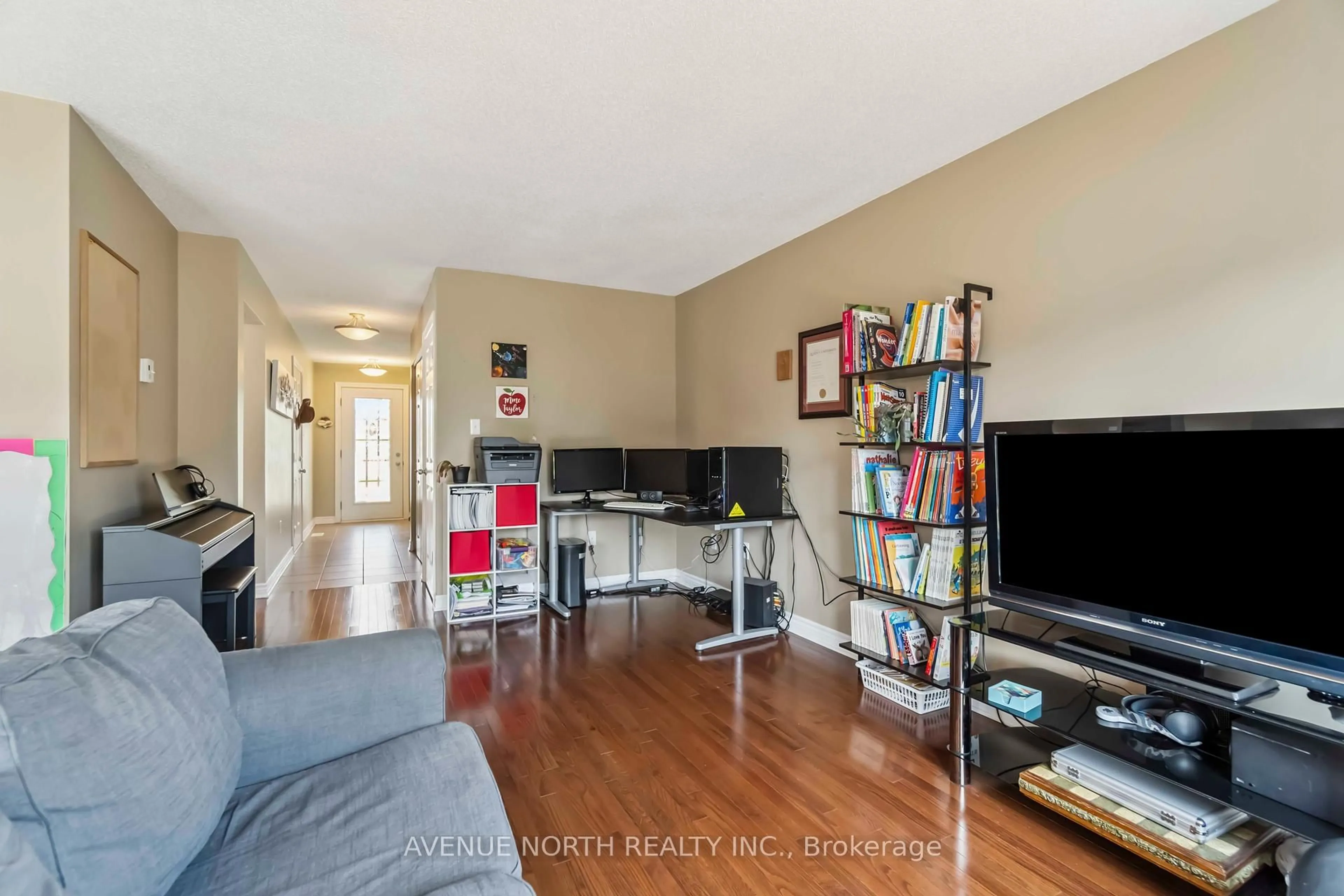 Living room with furniture, unknown for 309 Mercury St, Clarence-Rockland Ontario K4K 0G6