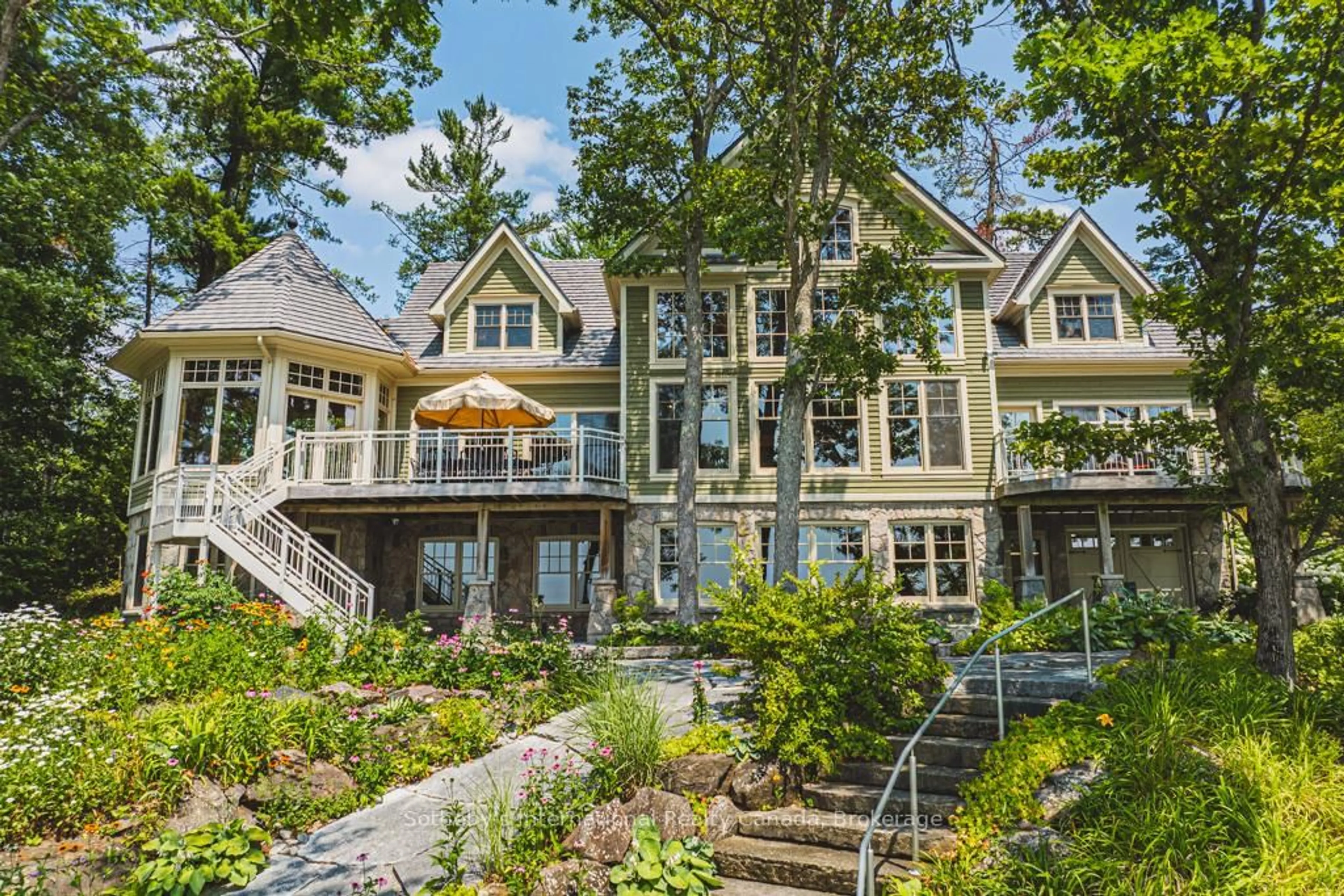 Patio, water/lake/river/ocean view for 2755, 2760 Casement Island, North Kawartha Ontario K0L 3E0