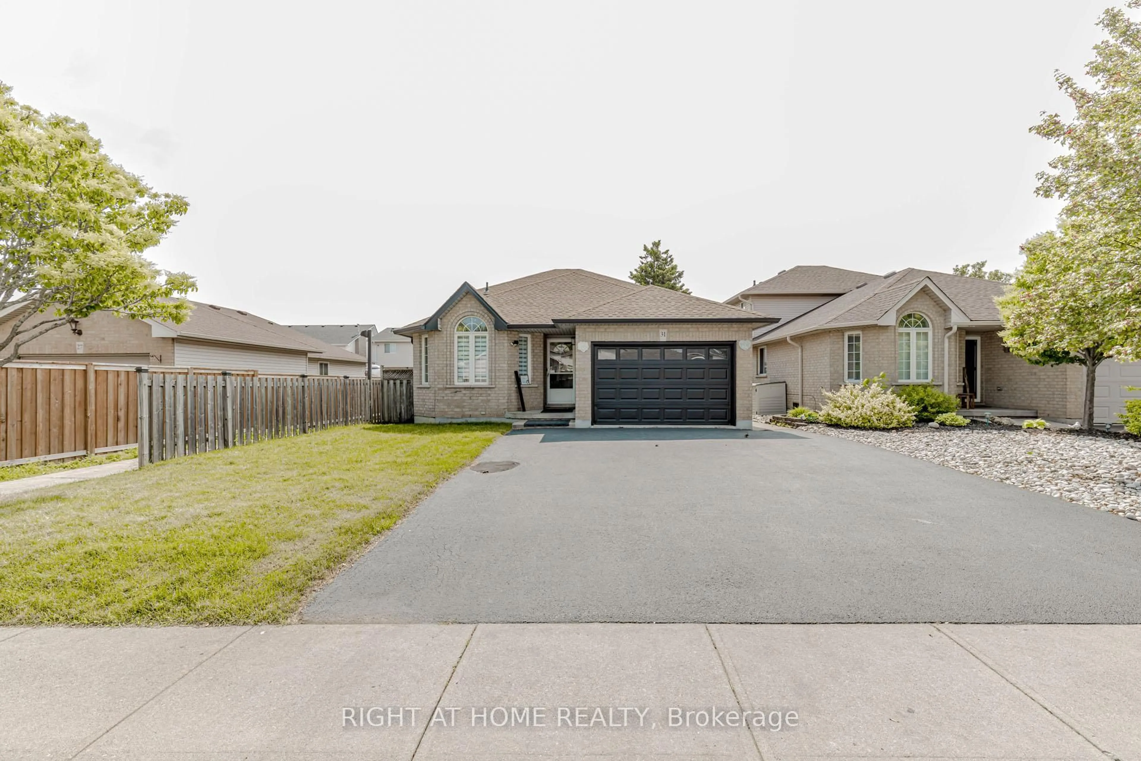 Unknown for 31 Massena Dr, Hamilton Ontario L9B 2J3