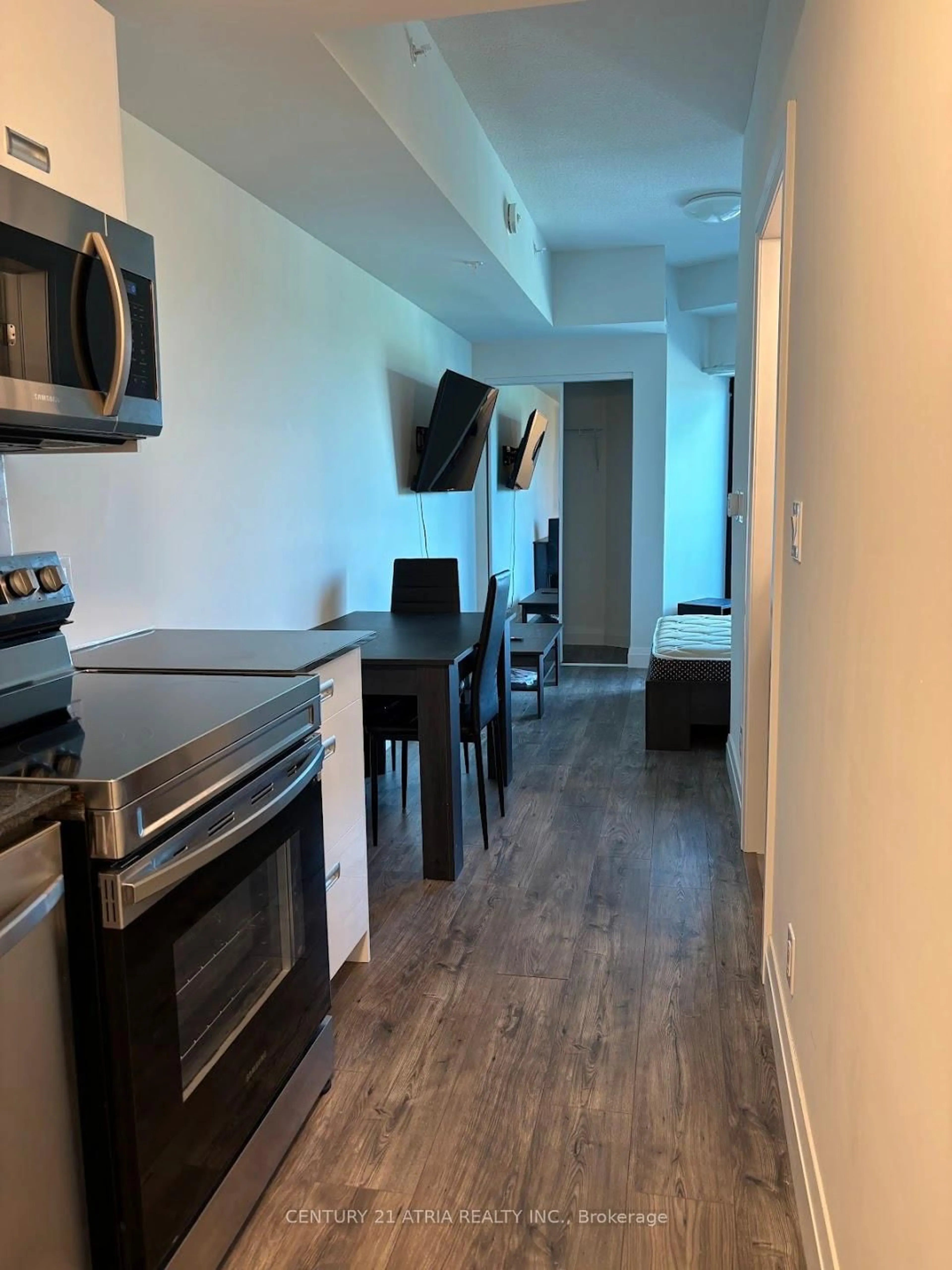 Standard kitchen, wood/laminate floor for 652 Princess St #714, Kingston Ontario K7L 1E5