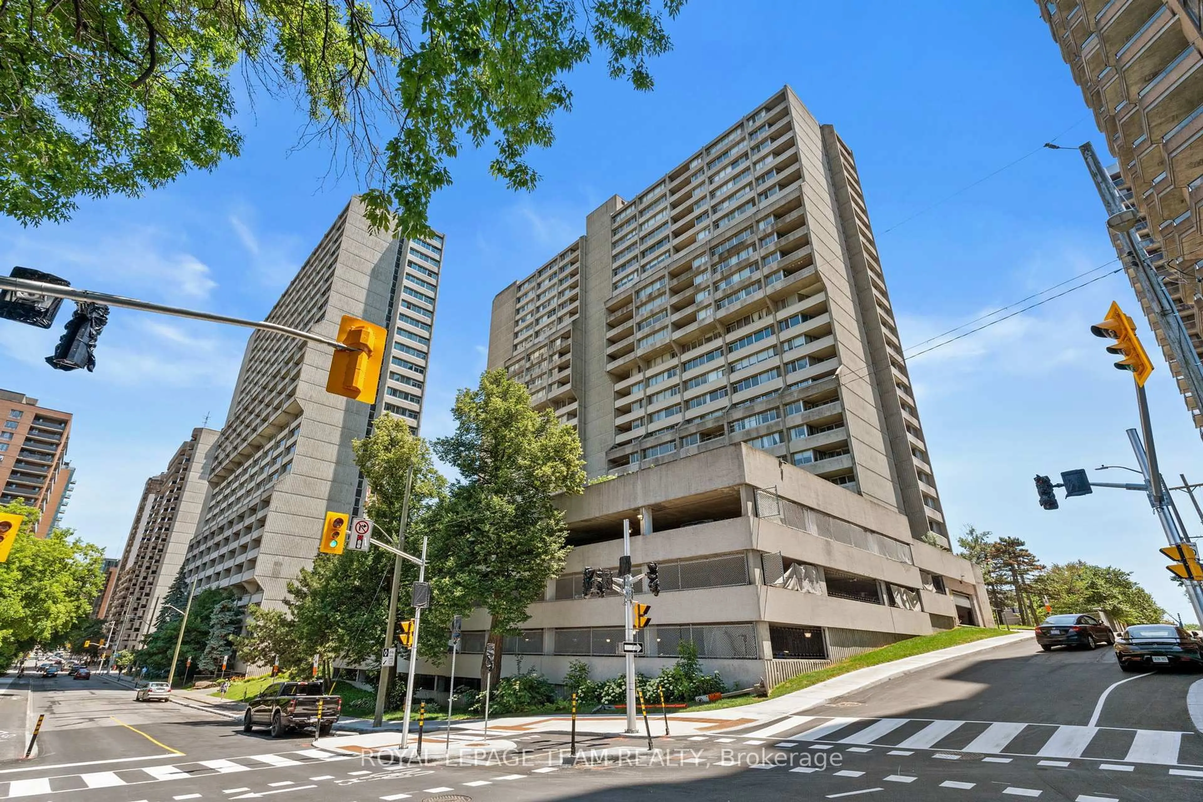 Unknown for 530 Laurier Ave #604, Ottawa Ontario K1R 7T1