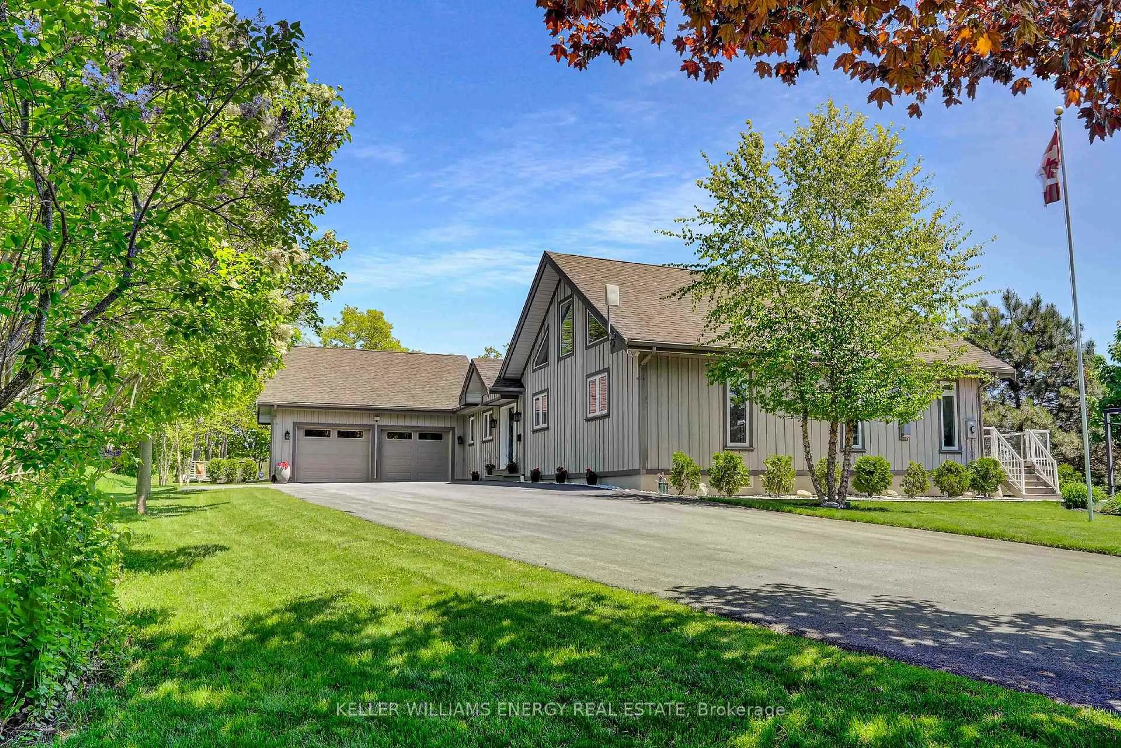 Home with vinyl exterior material, unknown for 43 Smiths Bay Ave, Prince Edward County Ontario K0K 2T0