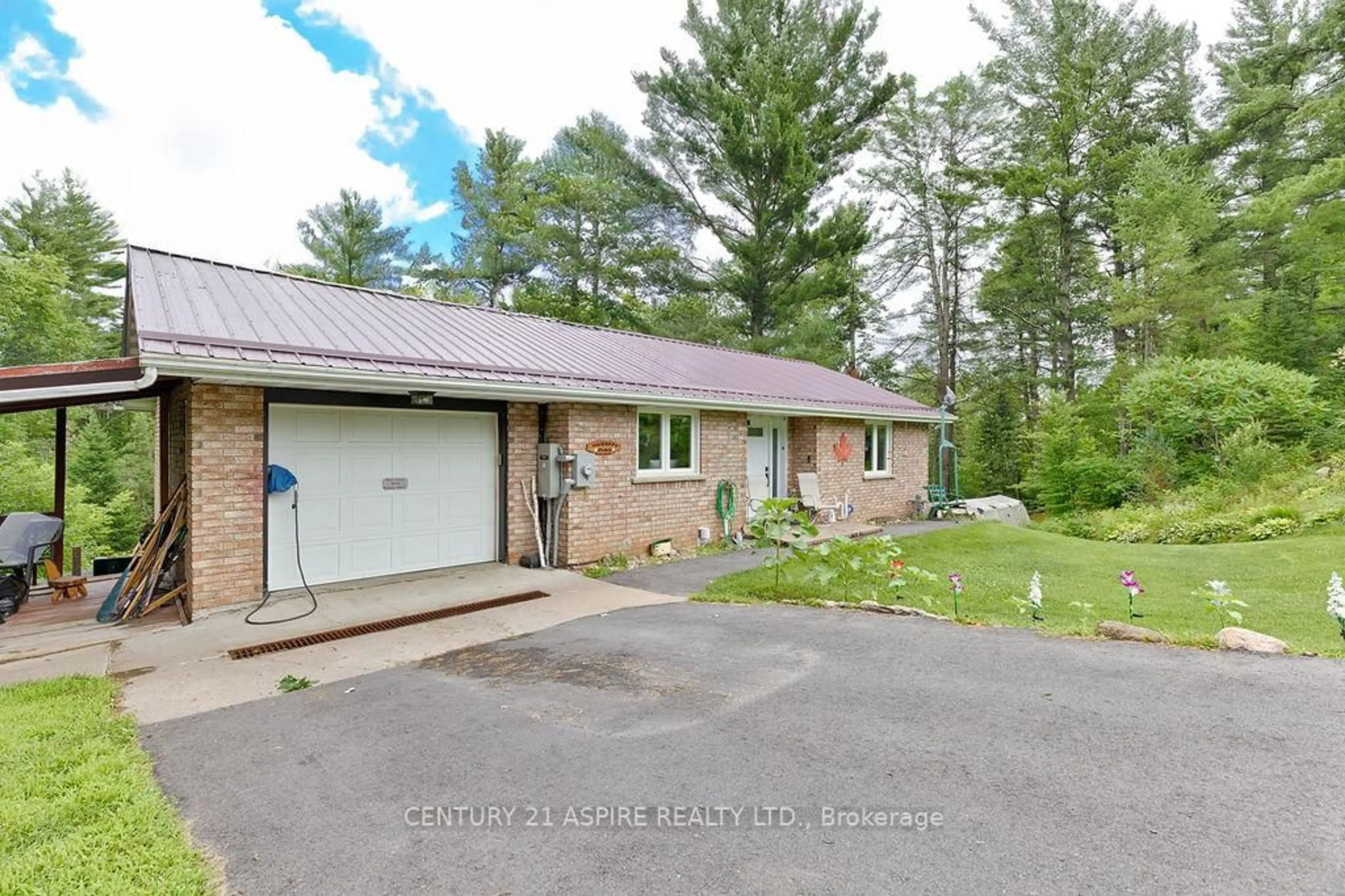 A pic from outside/outdoor area/front of a property/back of a property/a pic from drone, street for 539 Schwan Rd, Pembroke Ontario K8A 6W8