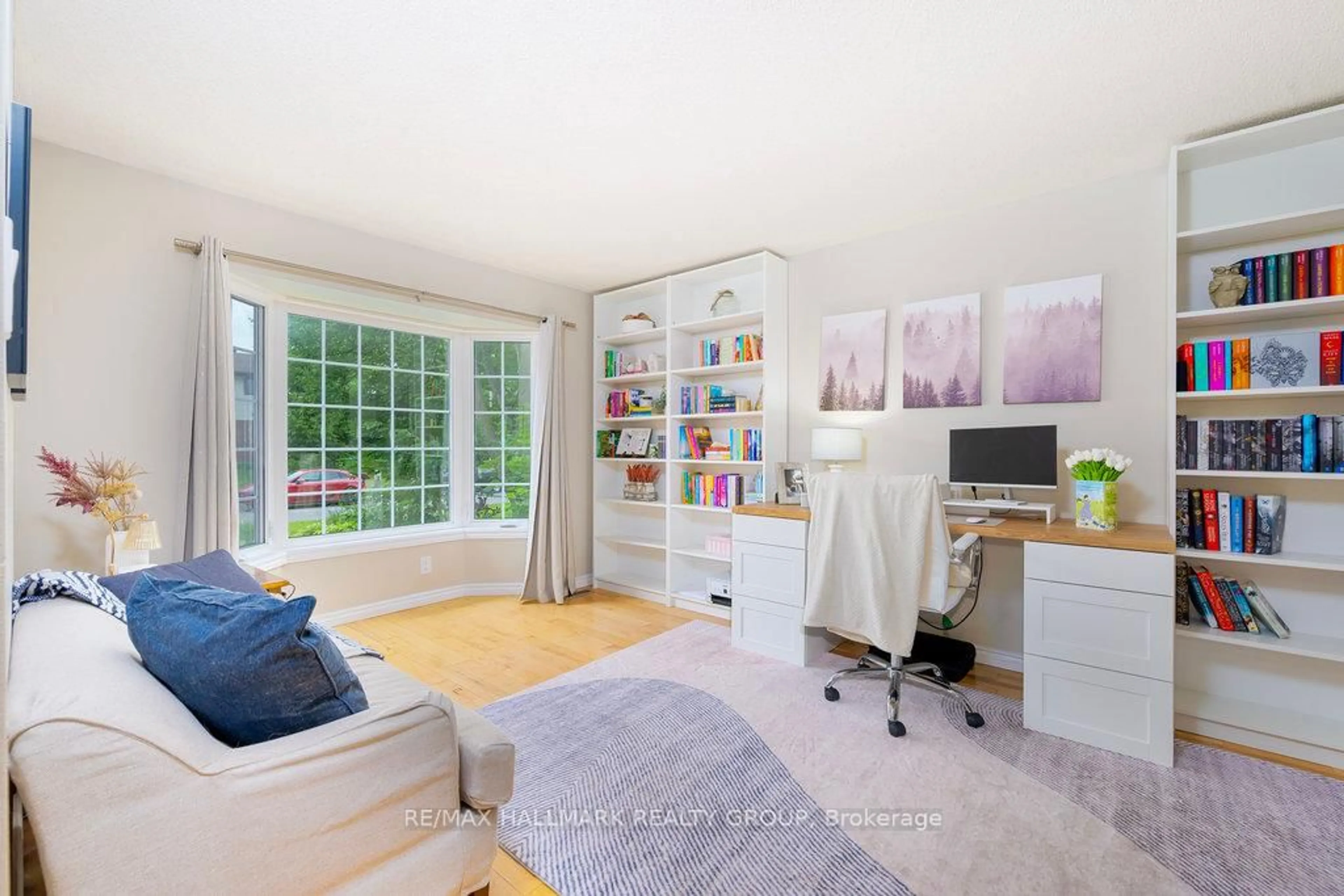 A pic of a room for 1656 Canemore Cres, Ottawa Ontario K4A 1S6