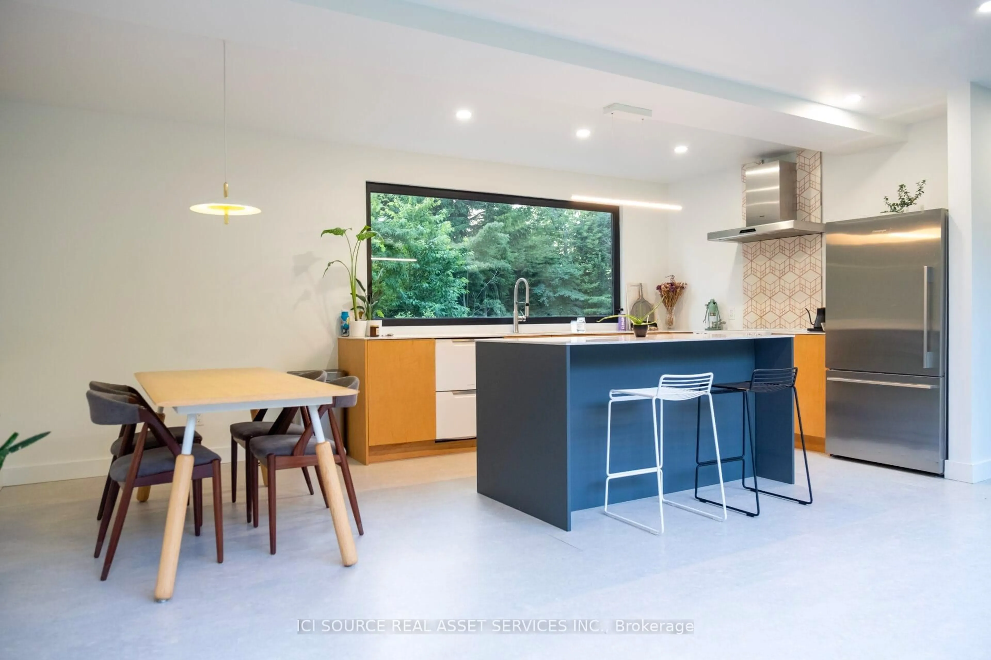 Contemporary kitchen, unknown for 24 South Cedar Lane, Kincardine Ontario N0G 2T0