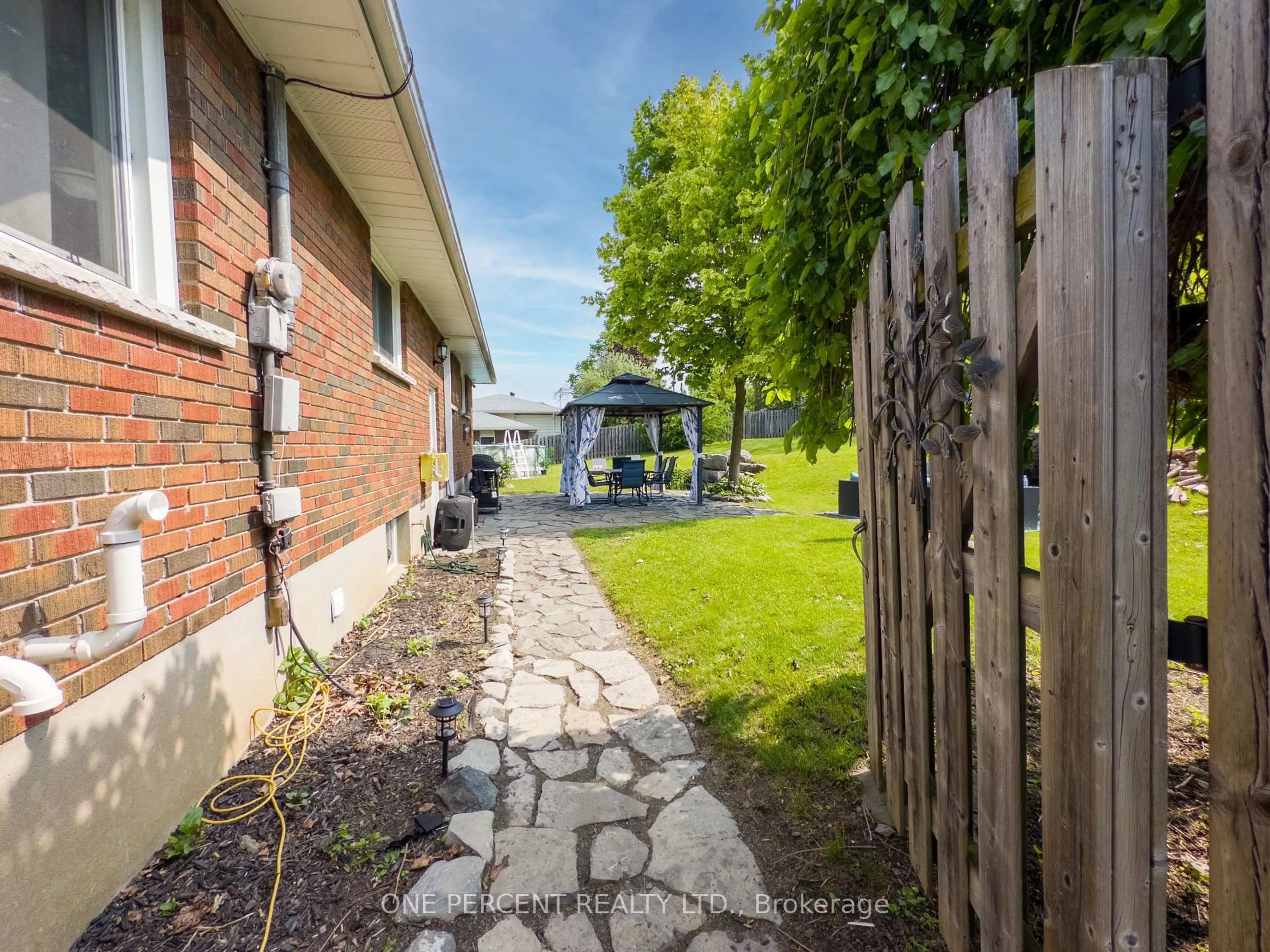 A pic from outside/outdoor area/front of a property/back of a property/a pic from drone, street for 155 Cromwell St, Trent Hills Ontario K0L 1L0