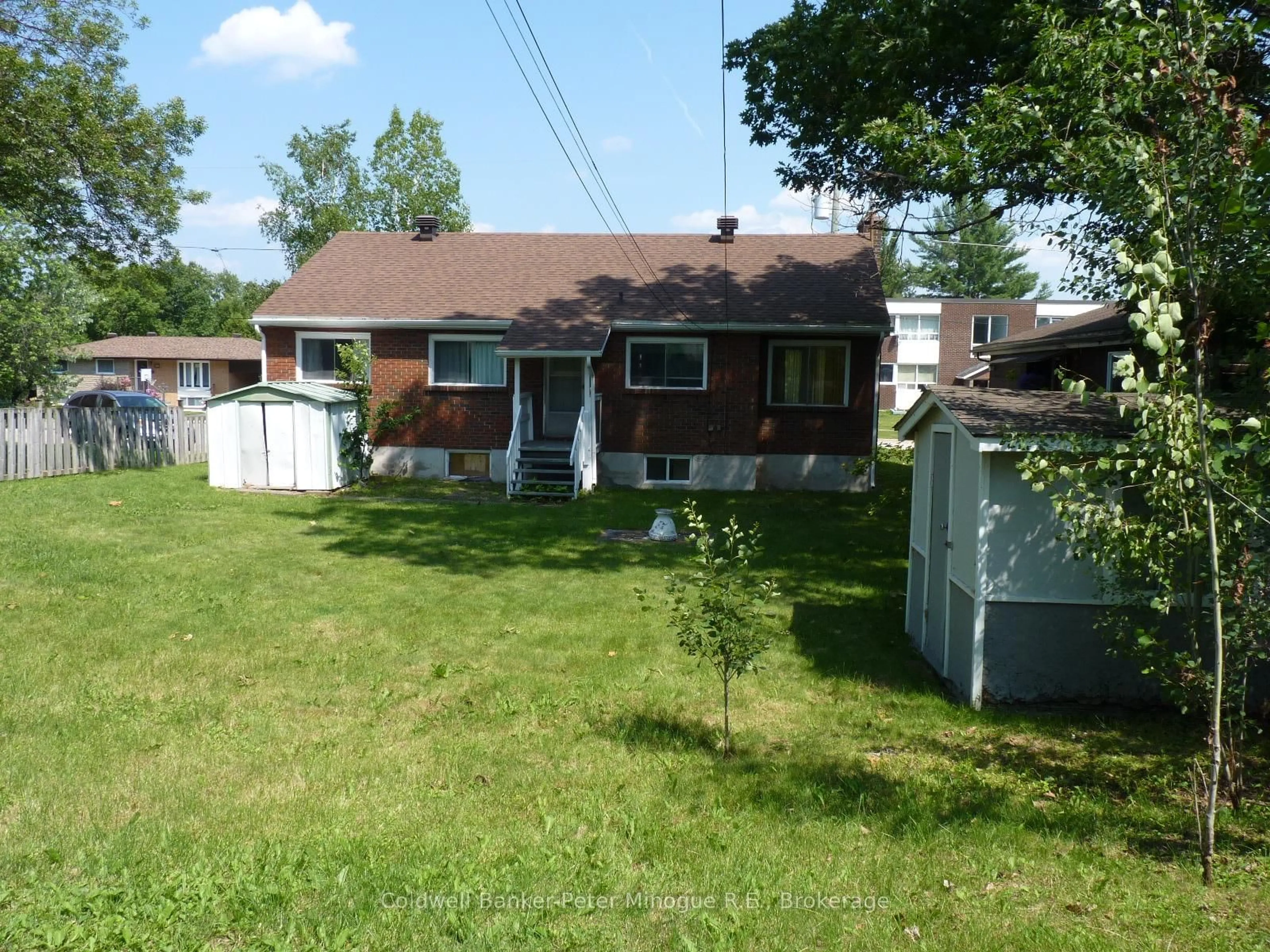 A pic from outside/outdoor area/front of a property/back of a property/a pic from drone, street for 419 Duke St, North Bay Ontario P1B 6E9