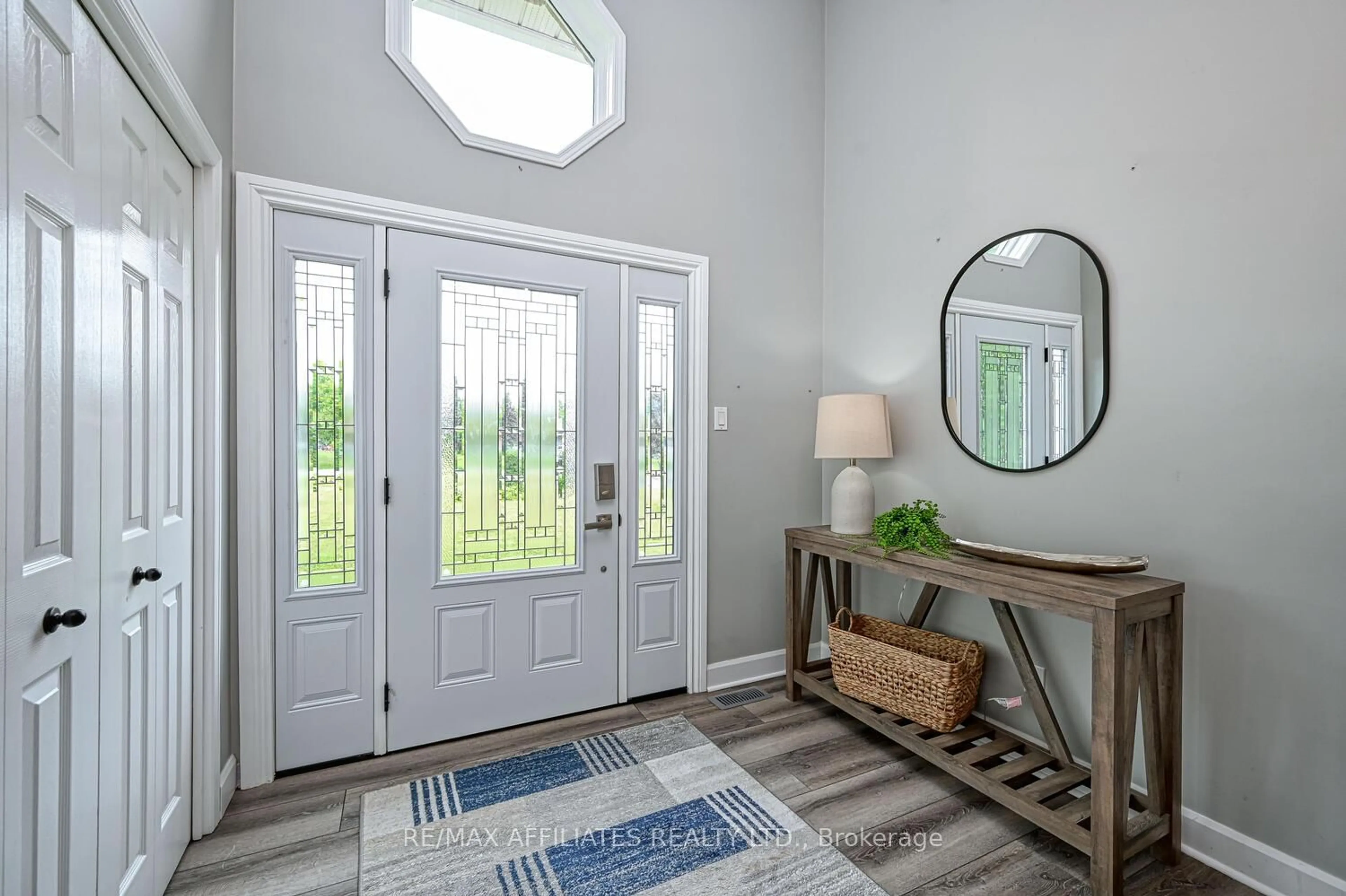 Indoor entryway for 14 South Point Dr, Rideau Lakes Ontario K7A 4S5