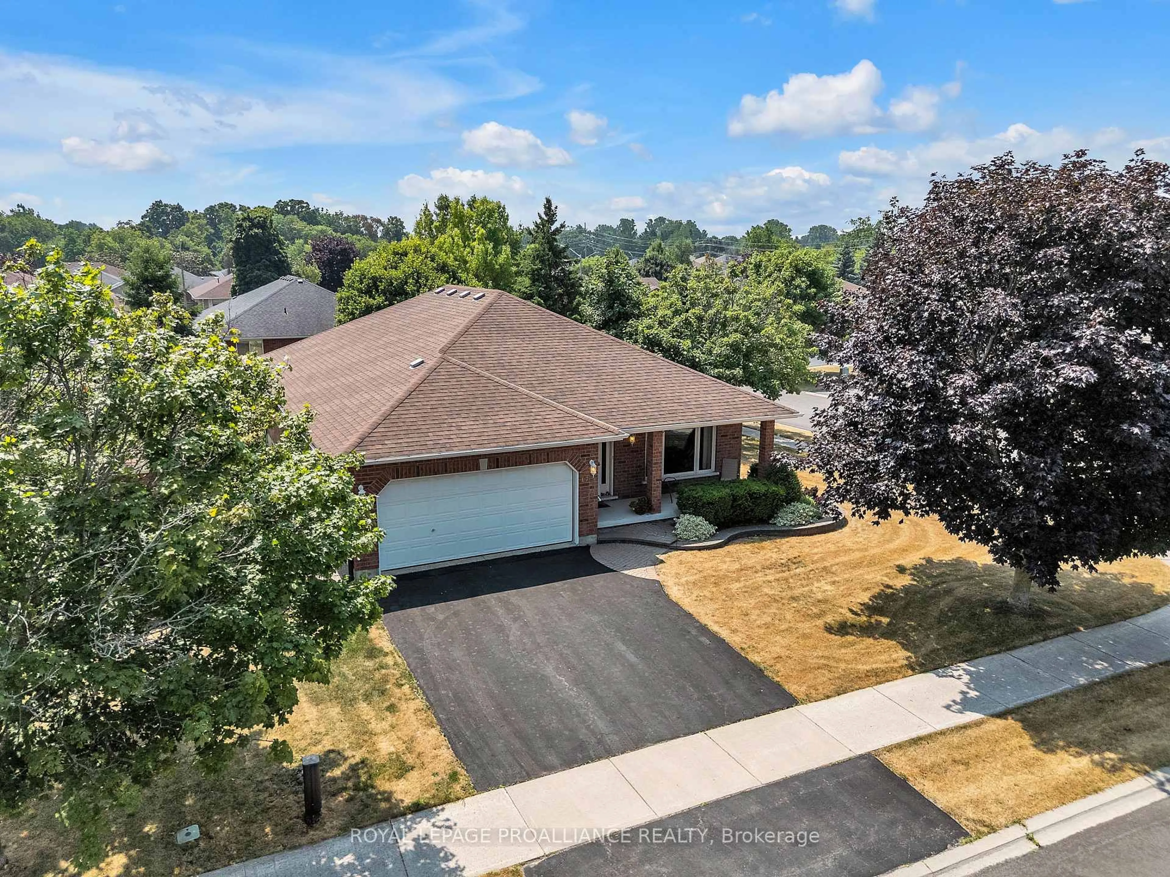 A pic from outside/outdoor area/front of a property/back of a property/a pic from drone, street for 17 Hemlock Cres, Belleville Ontario K8N 5W7