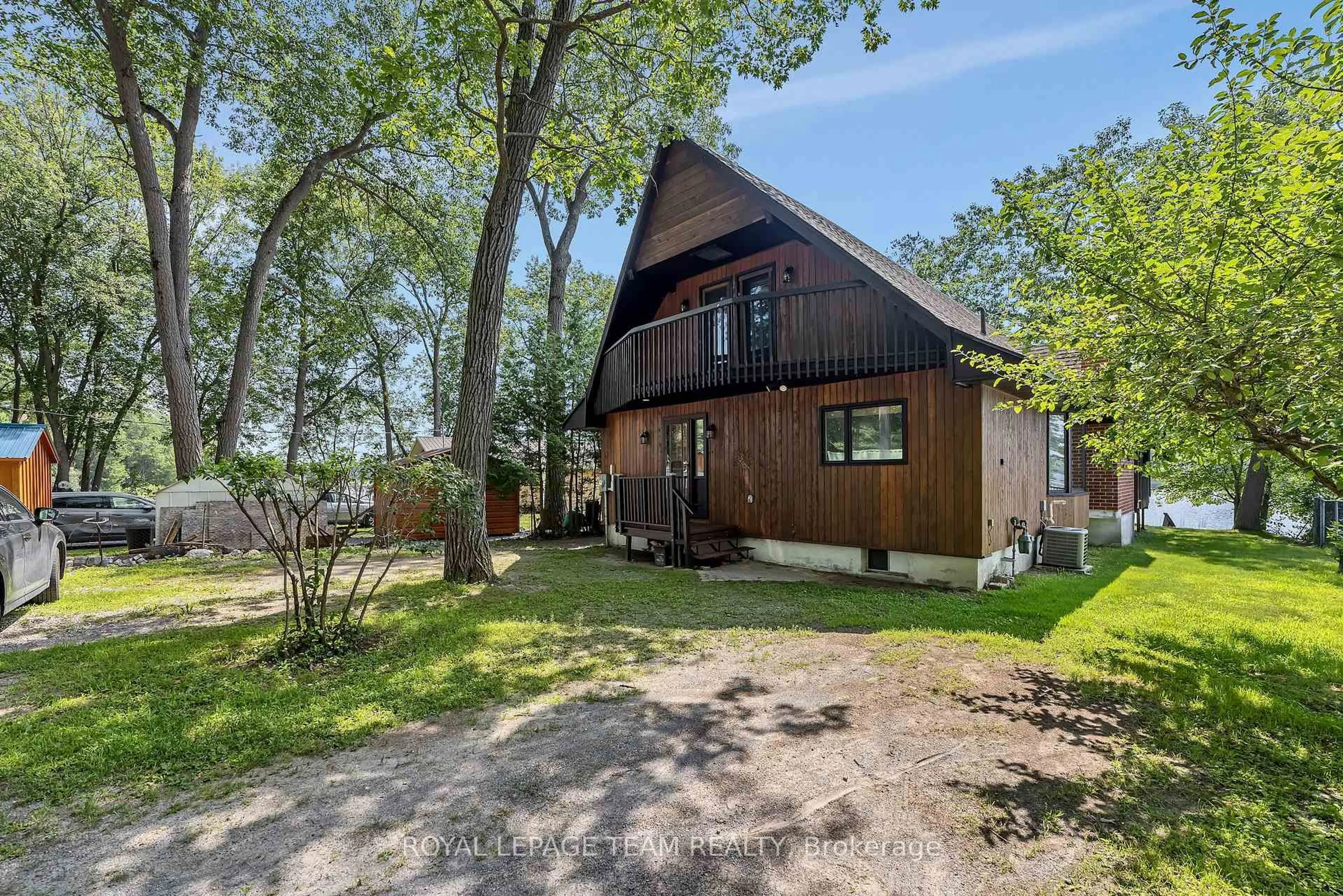 A pic from outside/outdoor area/front of a property/back of a property/a pic from drone, street for 1210 Bayview Dr, Ottawa Ontario K0A 3M0