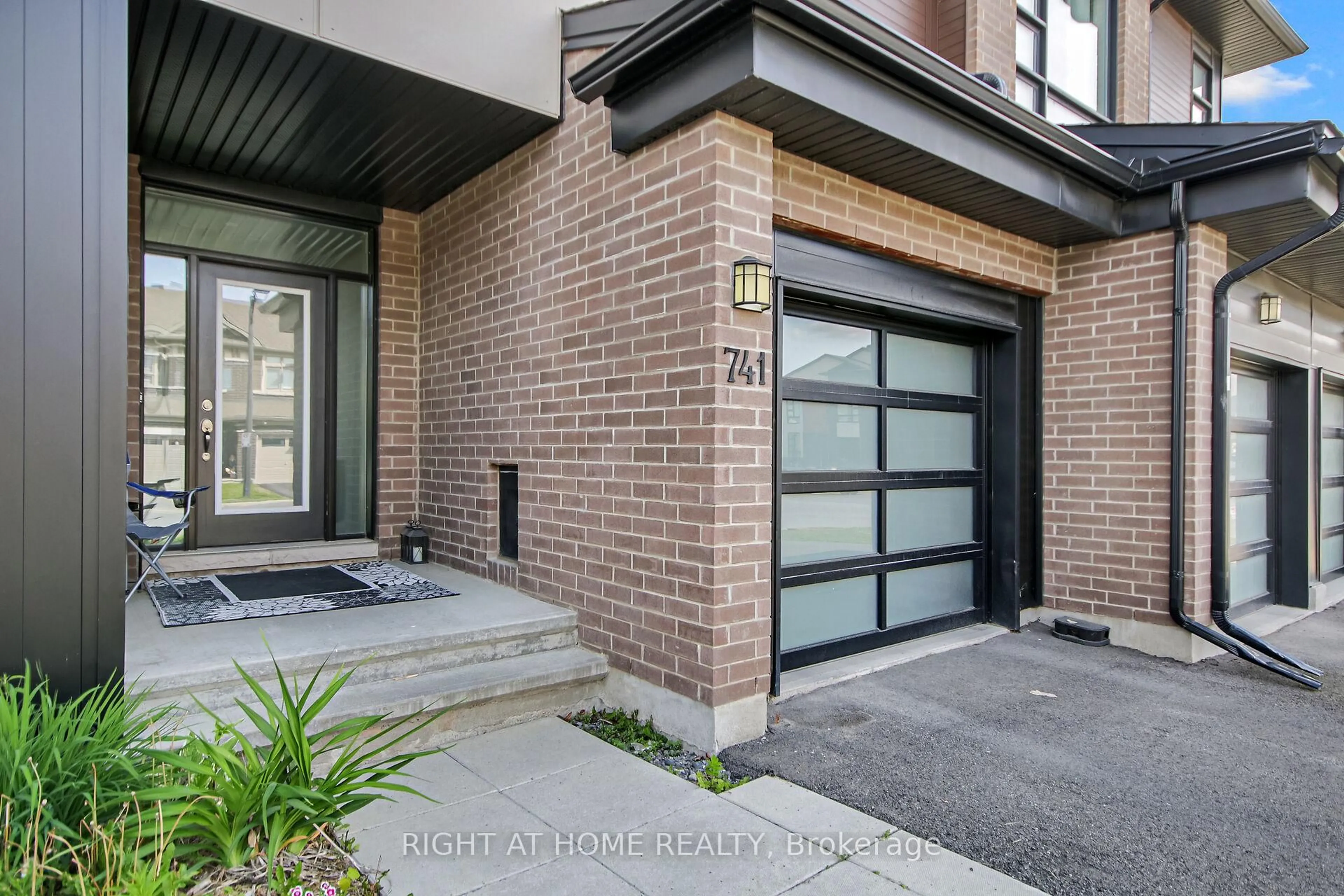 Home with brick exterior material, street for 741 Twist Way, Ottawa Ontario K2V 0M9