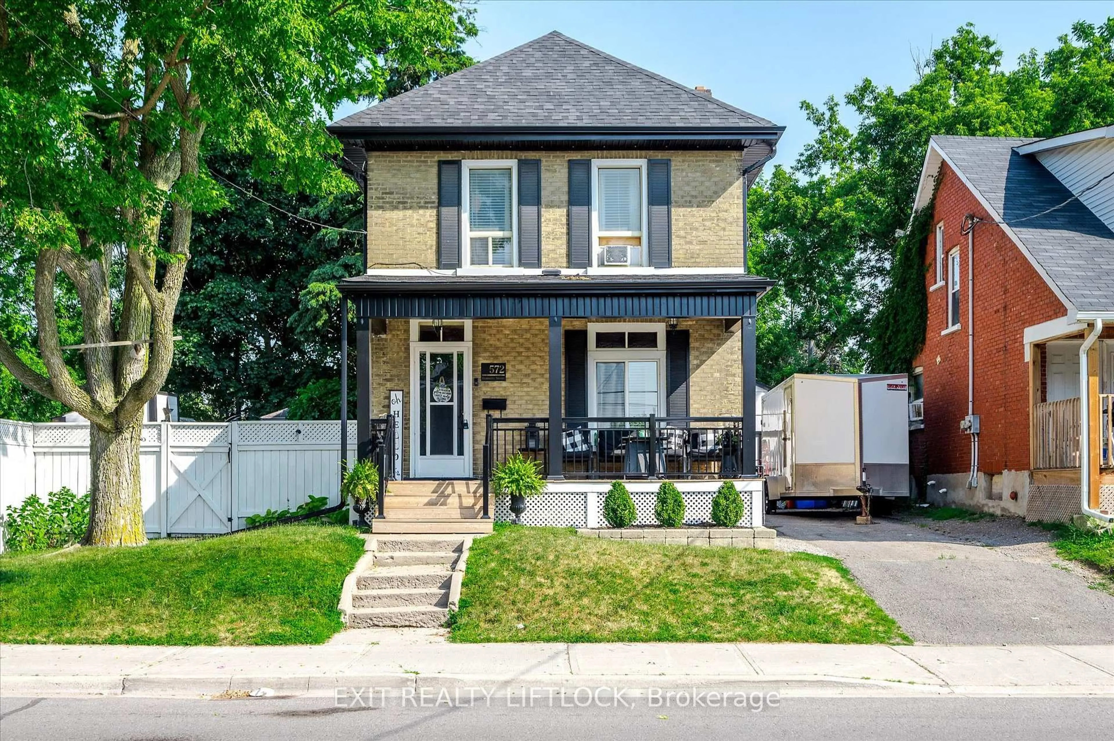 Home with brick exterior material, street for 572 Romaine St, Peterborough Central Ontario K9J 2E3