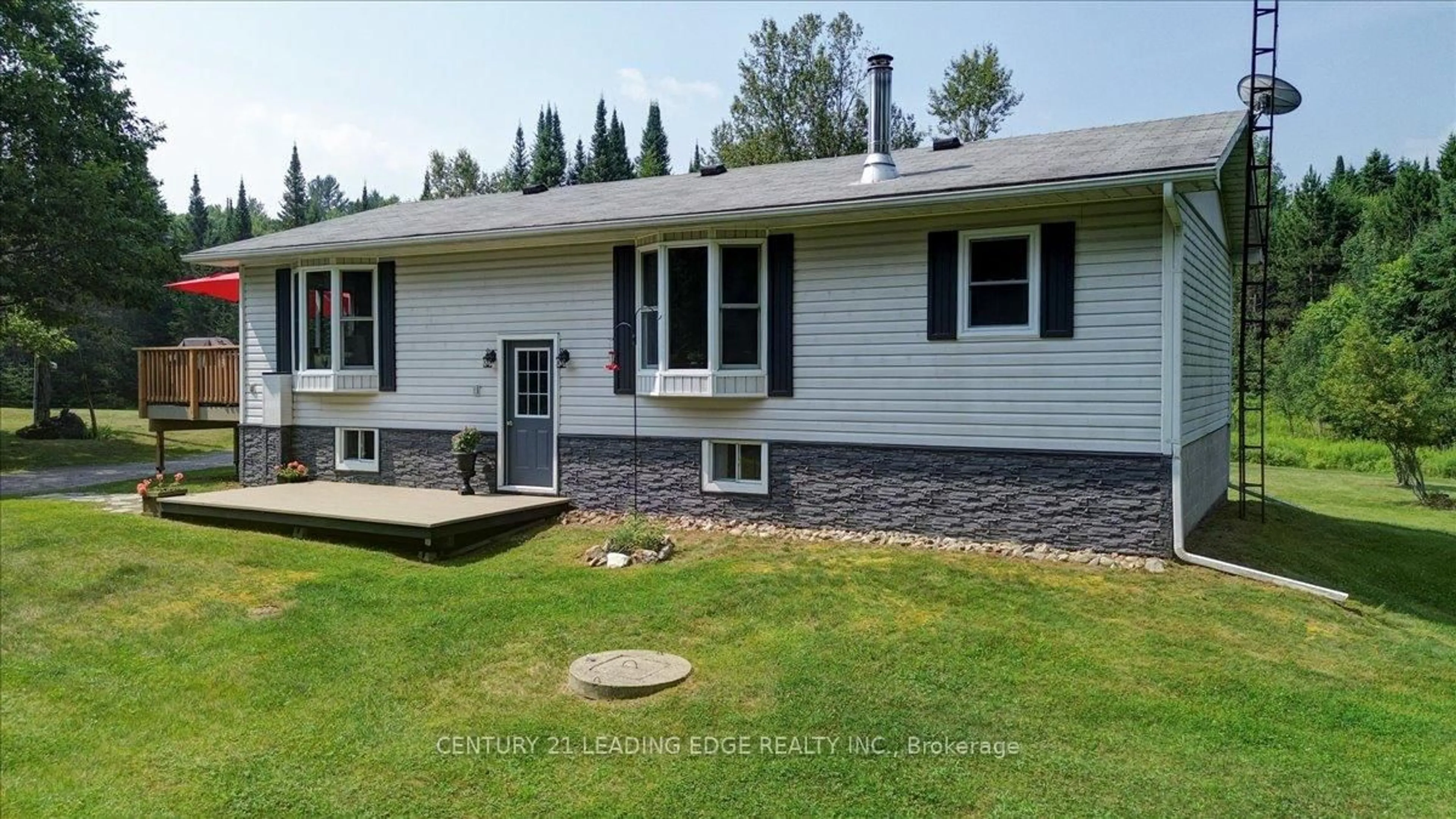 Home with vinyl exterior material, unknown for 281 Crawford Rd, Bancroft Ontario K0L 2L0